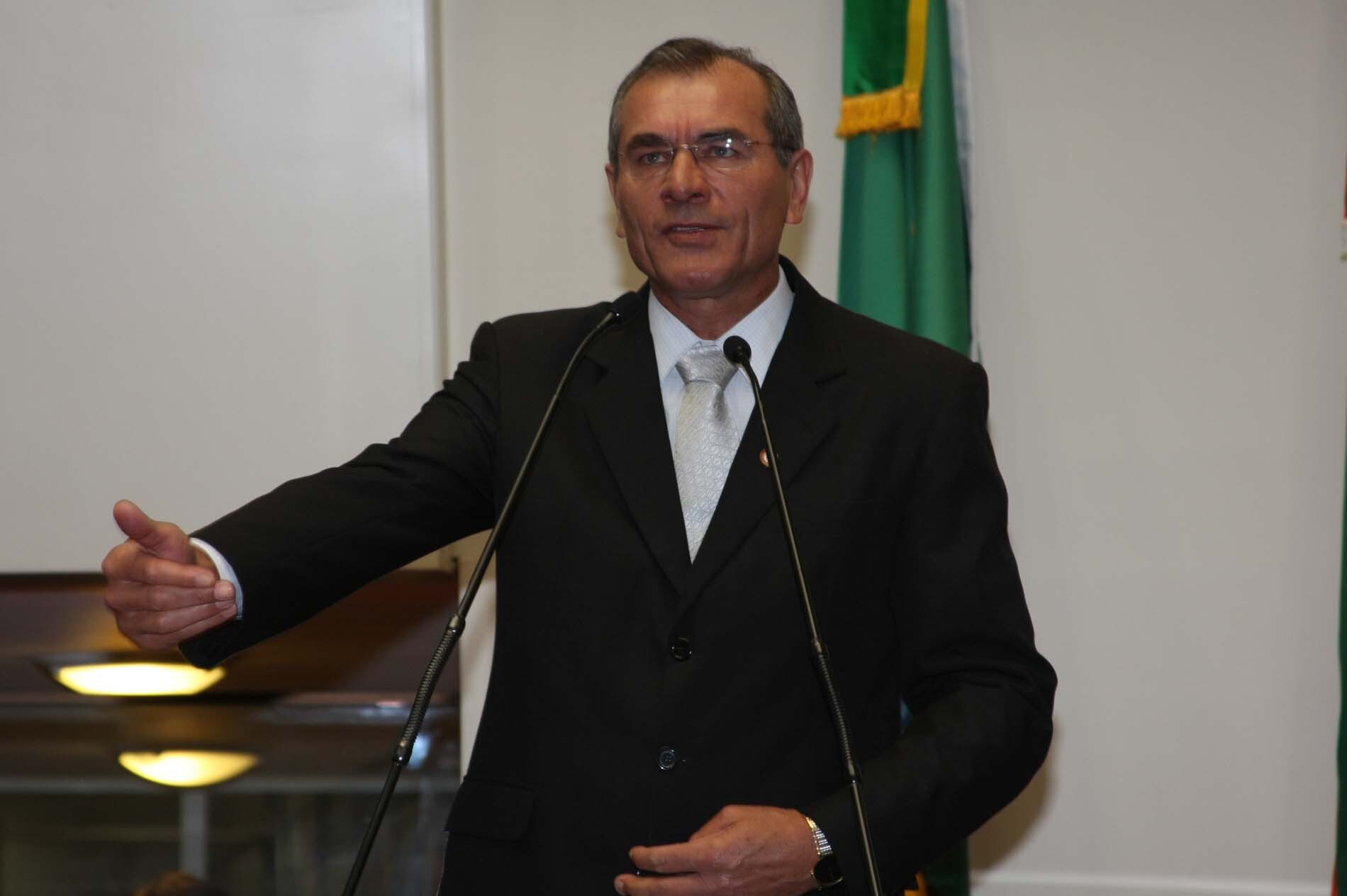 Dos Gabinetes – Silvio reitera que os números do IBGE desmentem “descentralização”