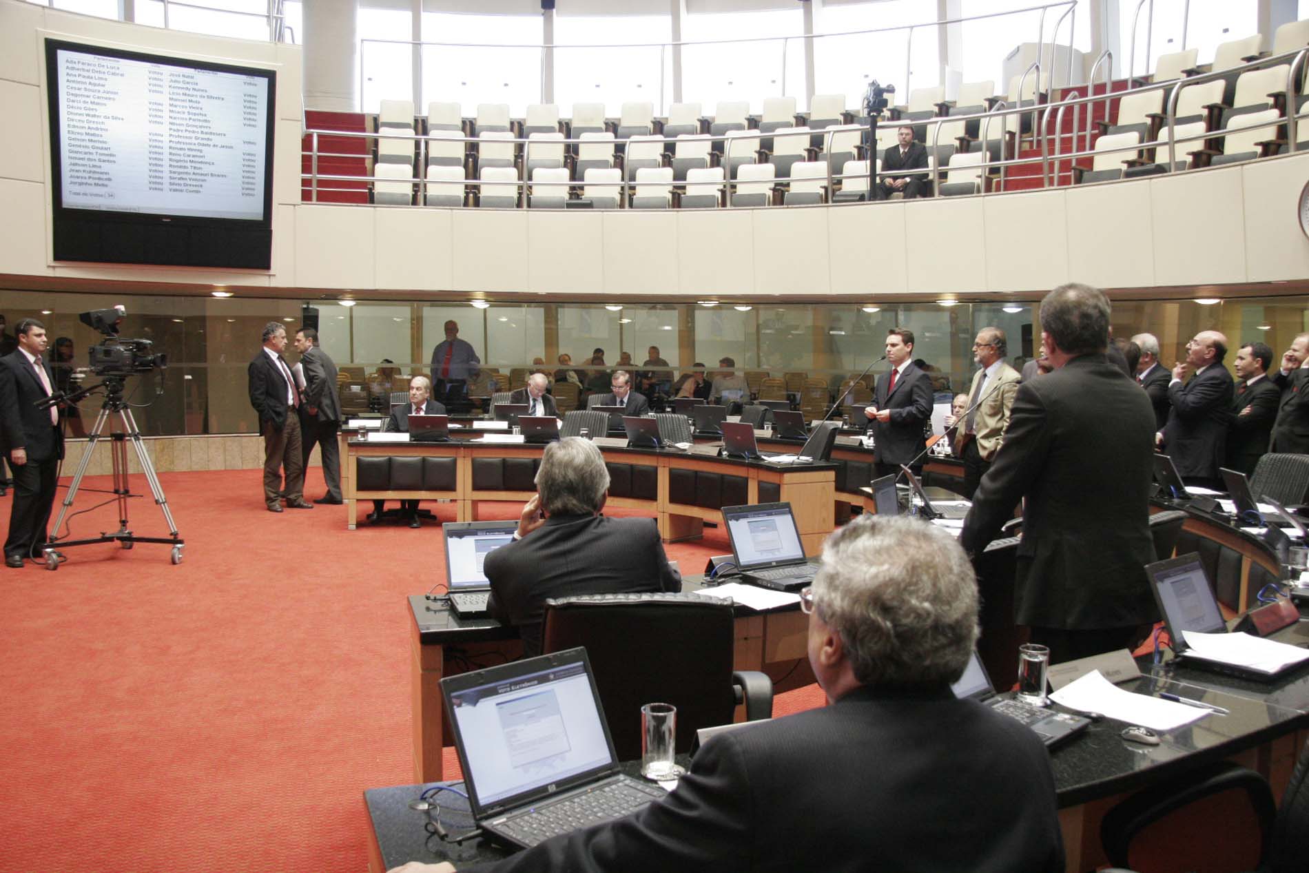 Sessão Ordinária – Plenário Osni Régis – Deputados elegem Julio Garcia como conselheiro do Tribunal de Contas do Estado.