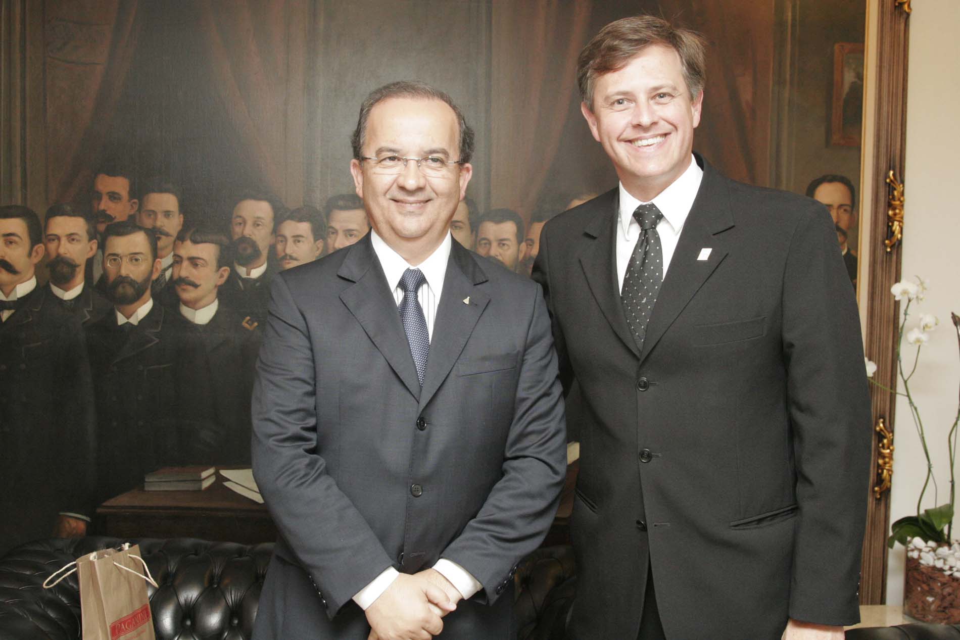 Jorginho Mello recebe presidente da FCDL