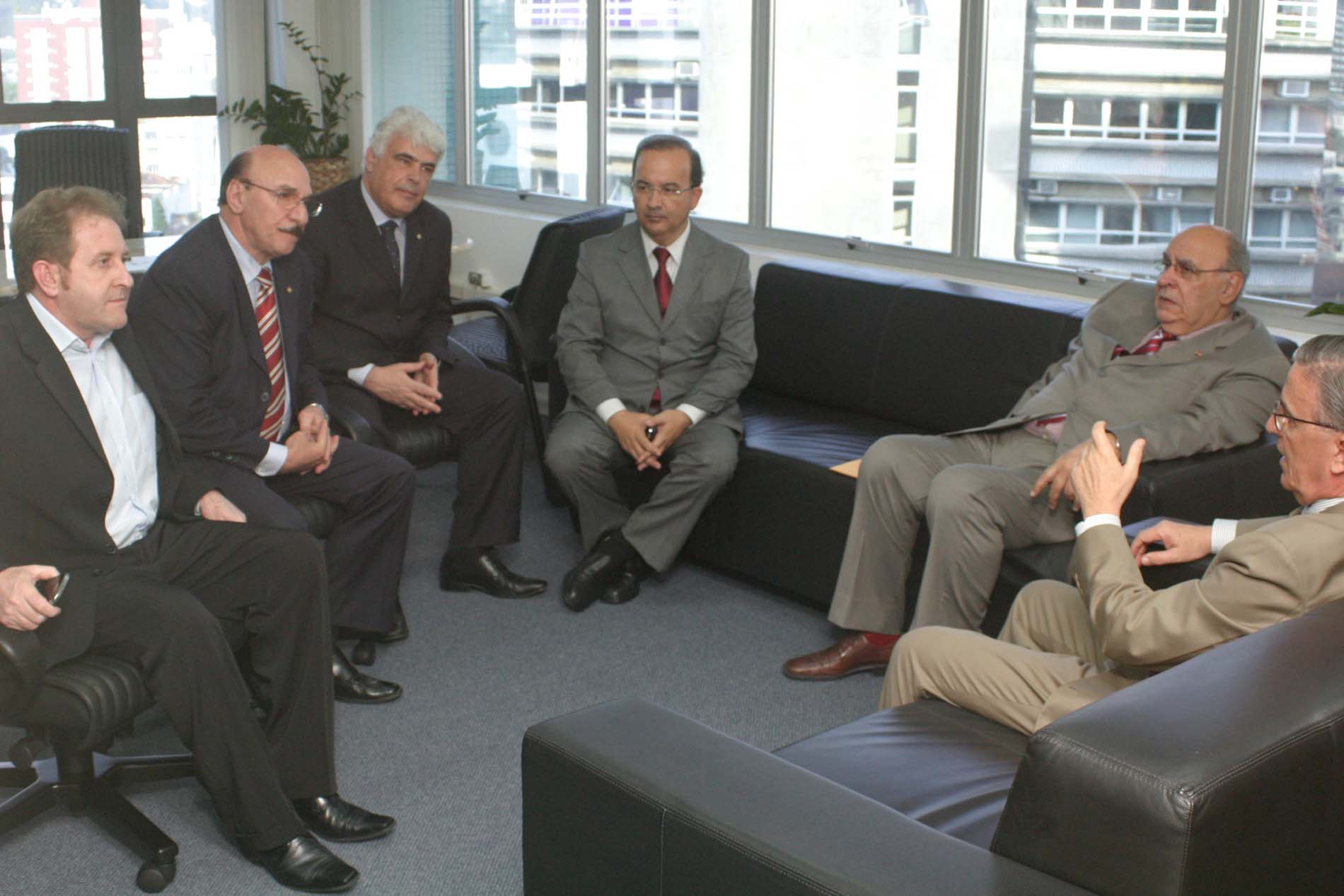 Presidente da Assembleia Legislativa visita TRE-SC (Tribunal Regional Eleitoral do Estado de Santa Catarina)