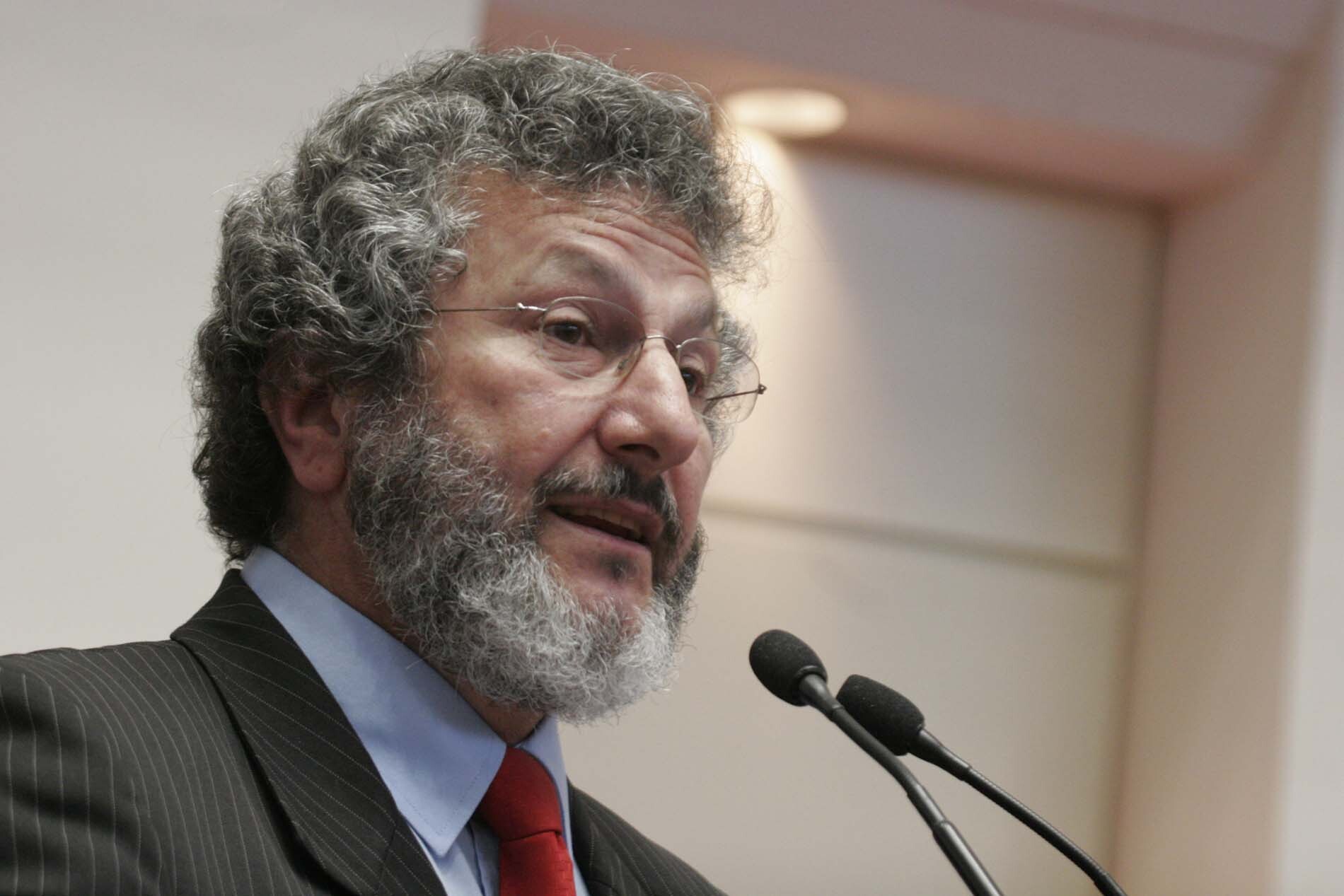 Dos Gabinetes – Em função de vendaval, Padre Pedro retorna ao Extremo Oeste