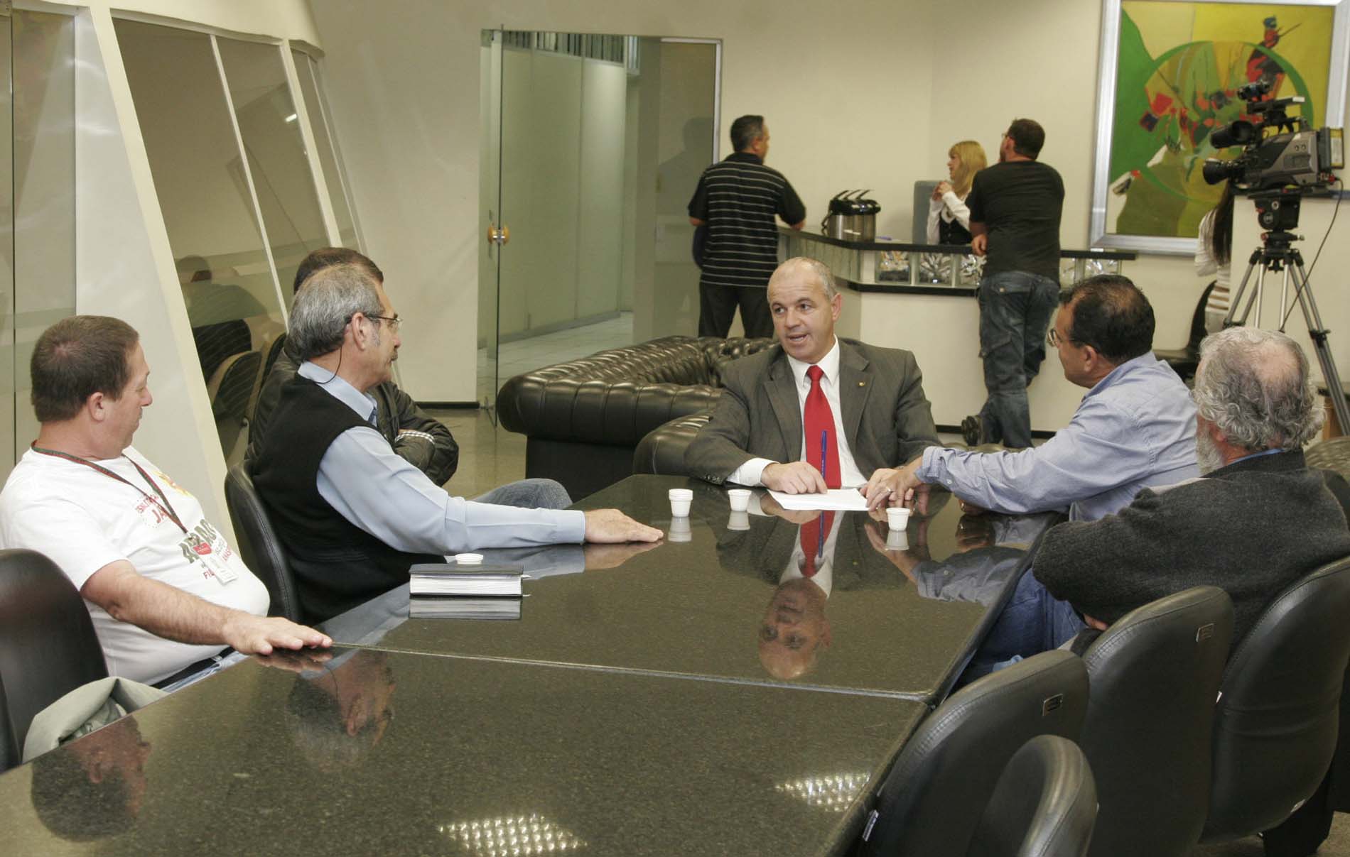 Deputado Sargento Soares (PDT) com funcionários da Petrobras