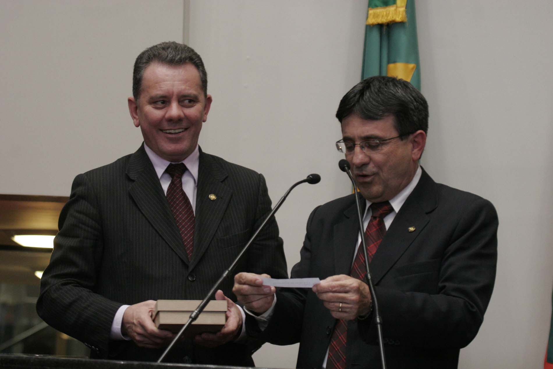 Deputados sorteiam escolas para o Parlamento Jovem