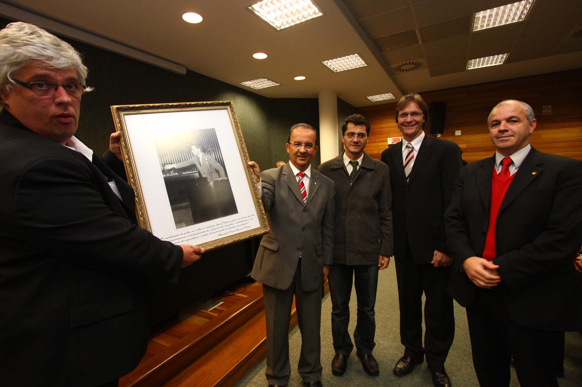 Ato Solene em homenagem à memória e história do ex-Deputado Paulo Stuart Wright.