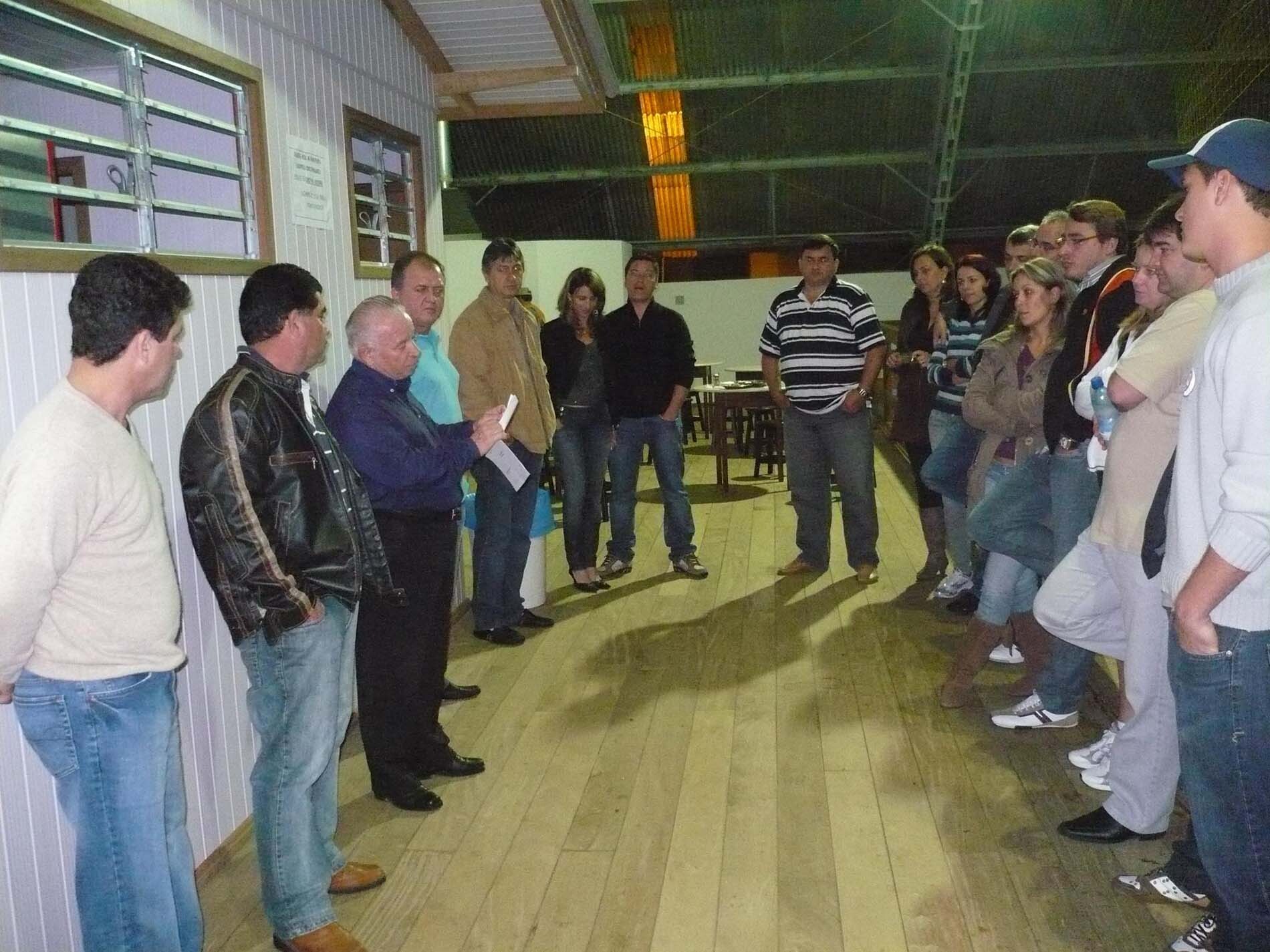 Dos Gabinetes – Entidade esportiva de Luis Alves recebe recursos do Fundo Social