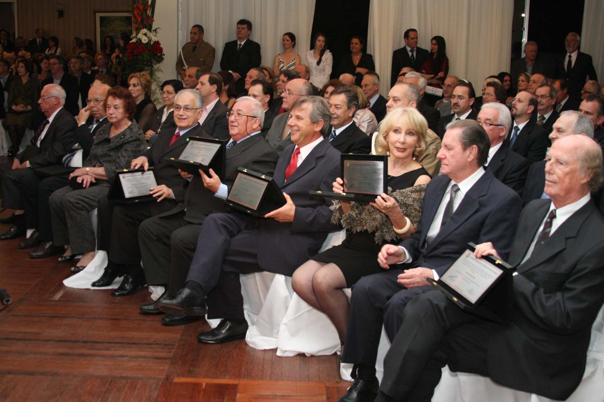 Parlamento catarinense presta homenagem à sociedade criciumense