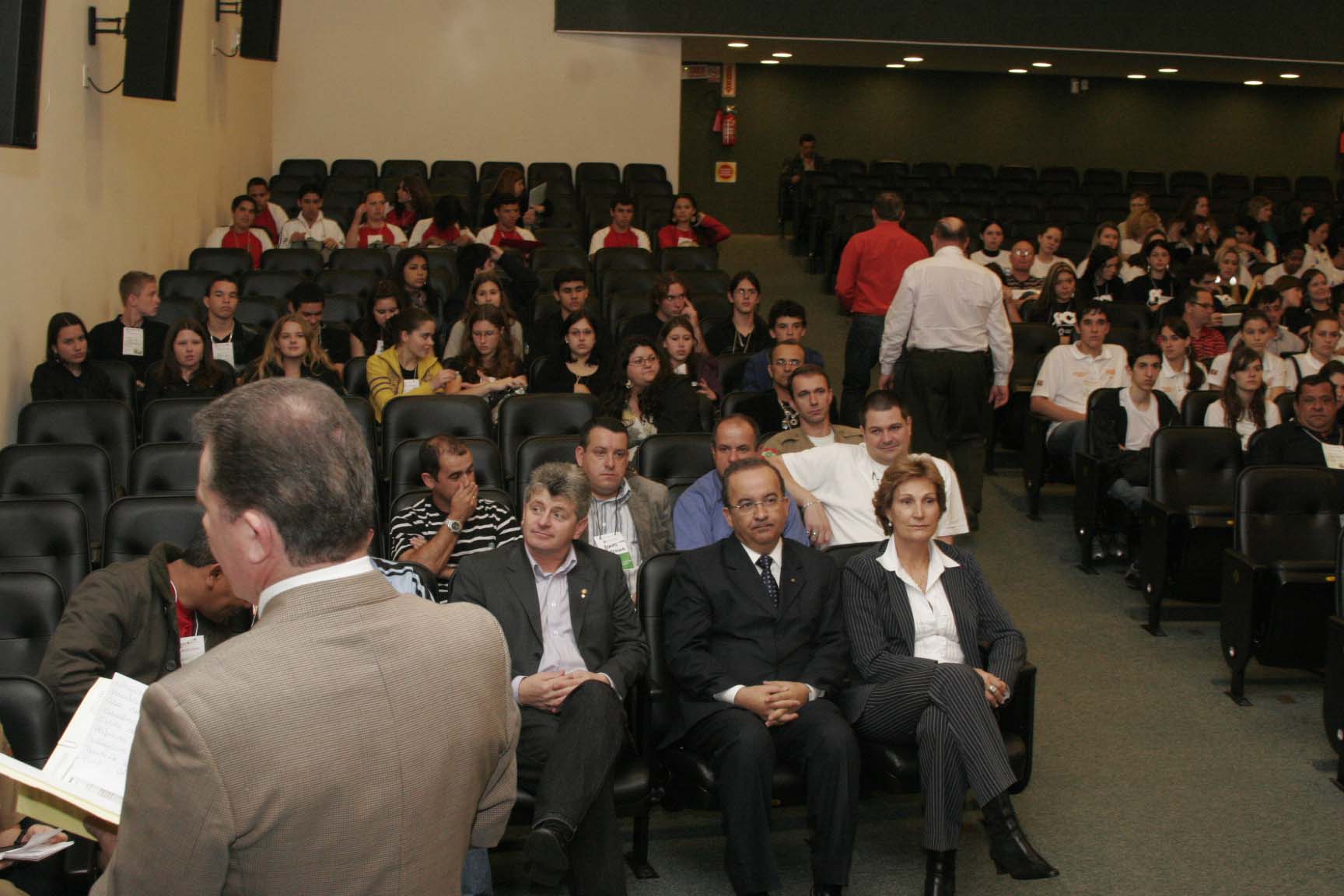 Programa Parlamento Jovem mobiliza estudantes para a cidadania