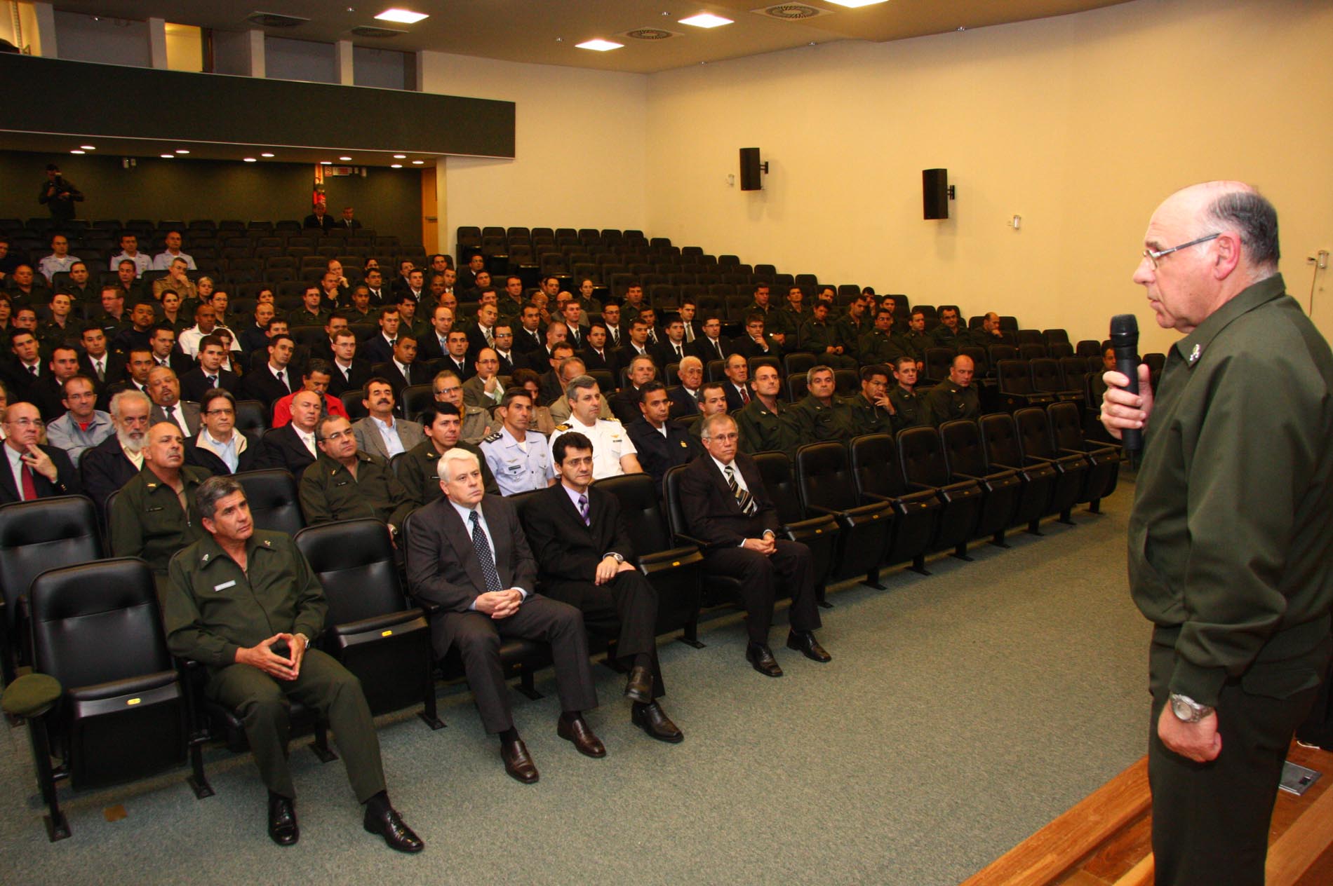 Palestra sobre Estratégia Nacional de Defesa