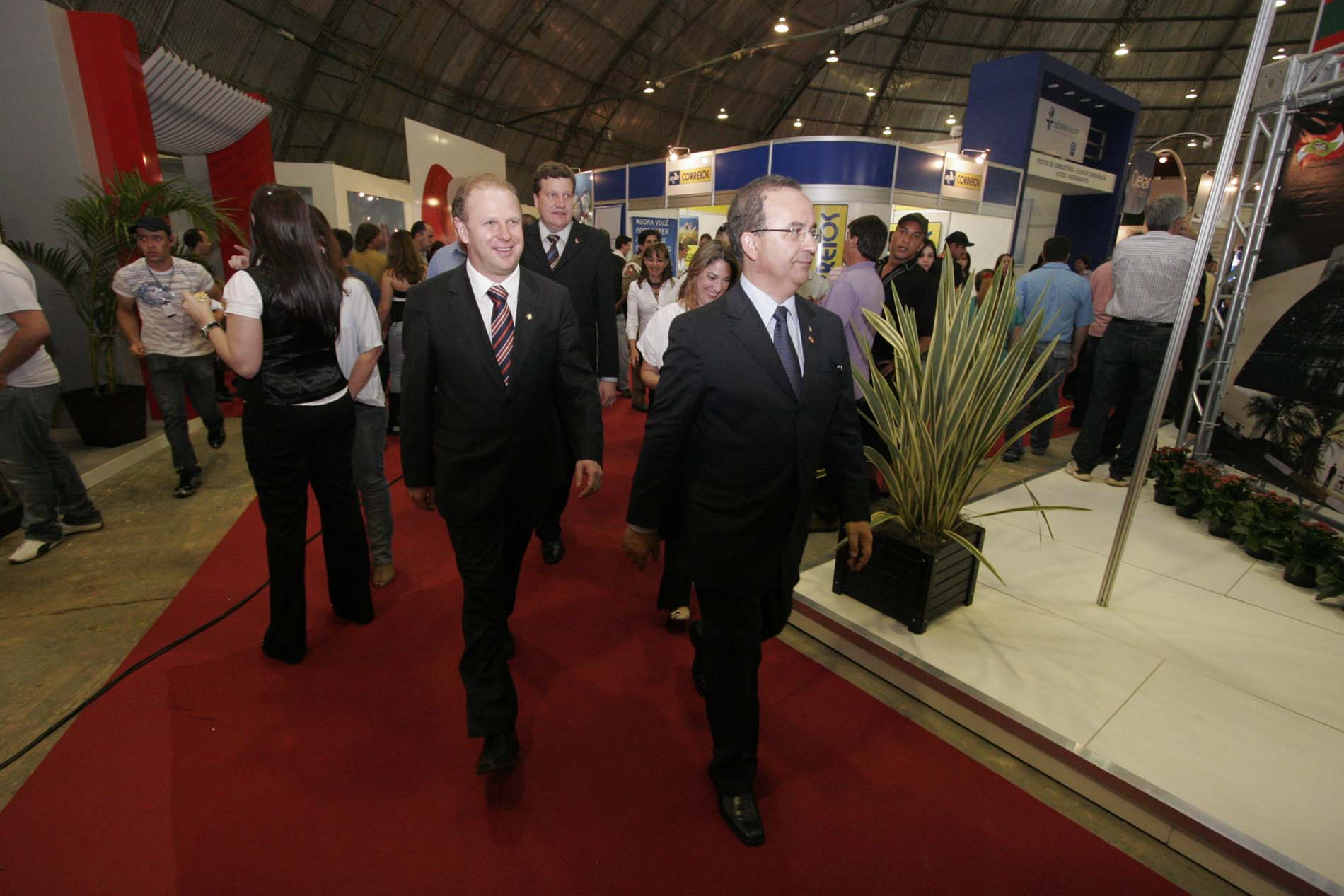 Com a entrada livre, comunidade participa da abertura da Efapi 2009