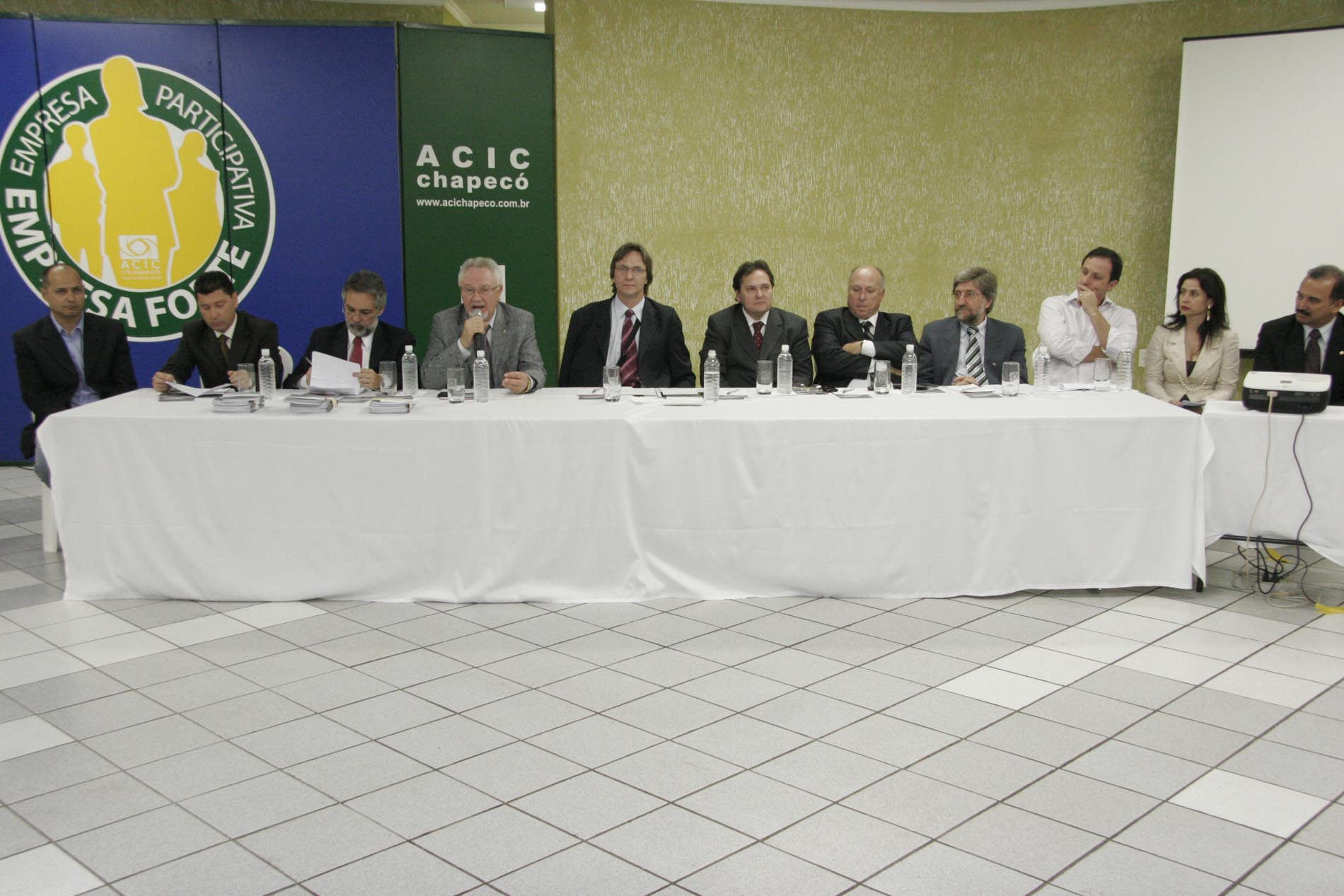 Audiência Pública sobre as Câmaras Regionais e a descentralização do acesso a justiça em Santa Catarina - Chapecó/SC.
