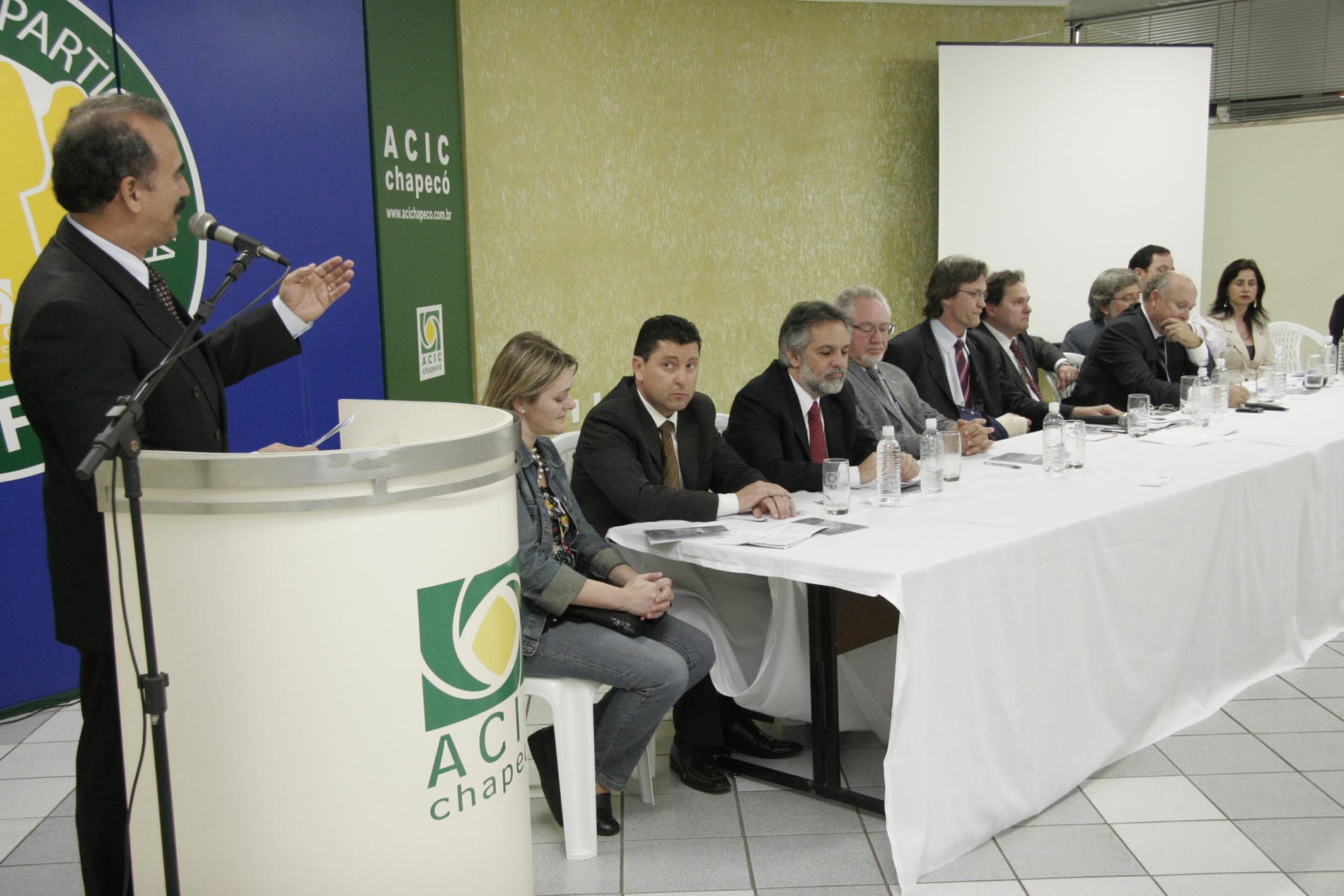 Audiência Pública sobre as Câmaras Regionais e a descentralização do acesso a justiça em Santa Catarina - Chapecó/SC.