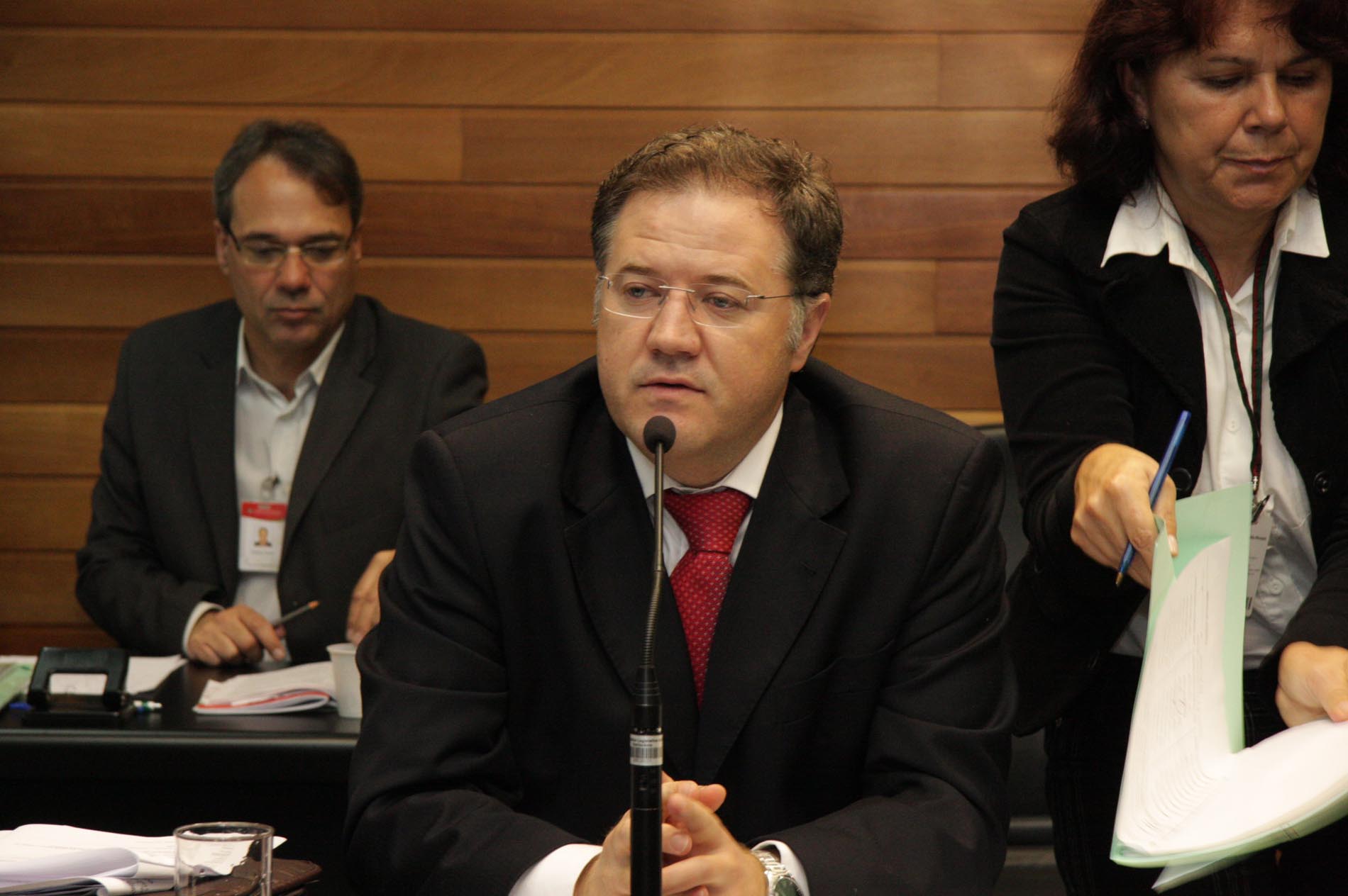 CCJ aprova projeto do MP que cria estágio de pós-graduação