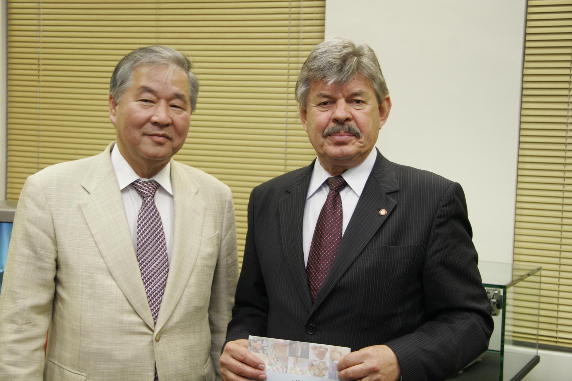 Norio Owada - Presidente da ABI Company LTD e Deputado Reno Caramori (PP)