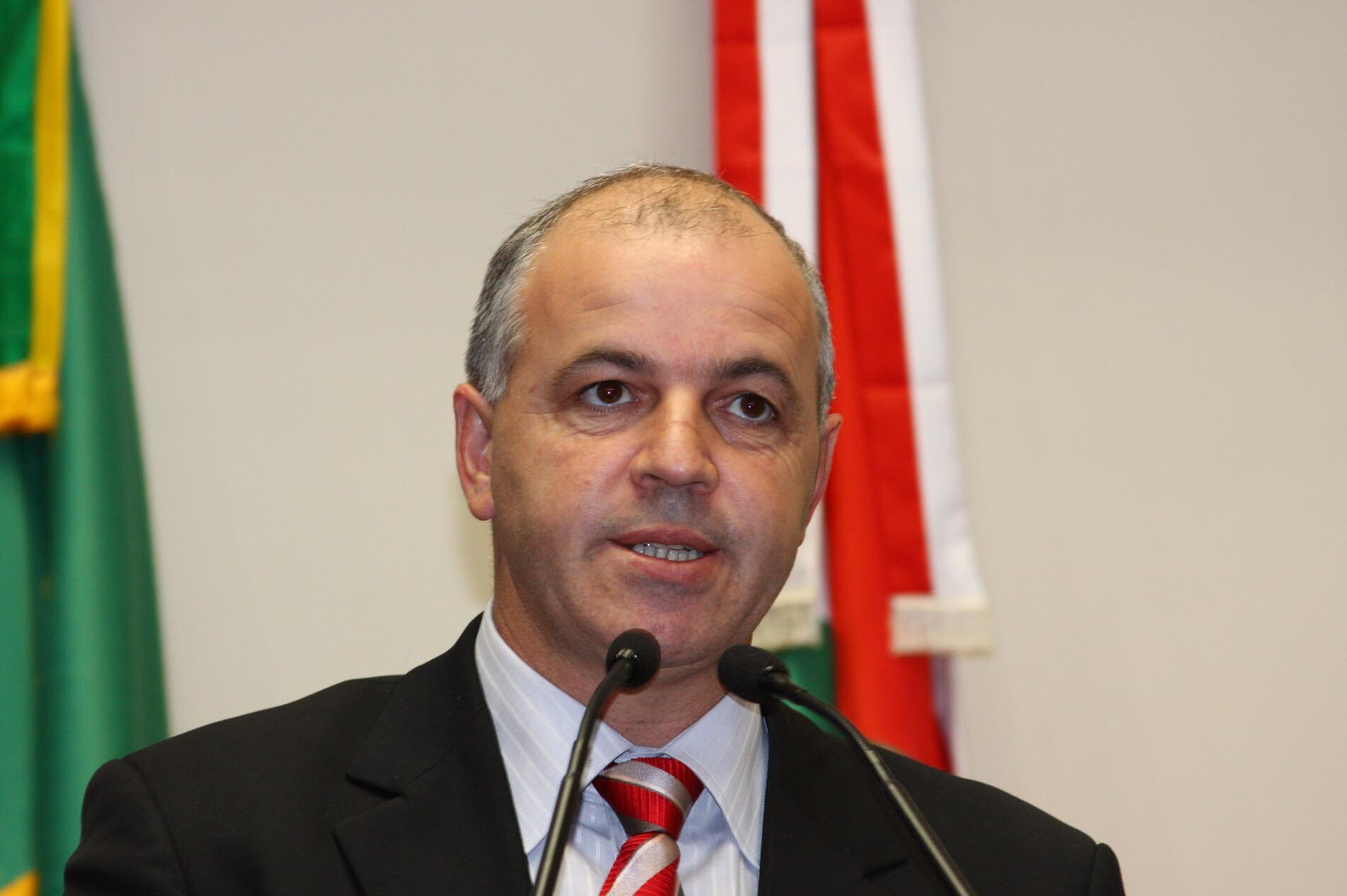 Dos Gabinetes – Deputado Sargento Soares critica fechamento das agências do BESC