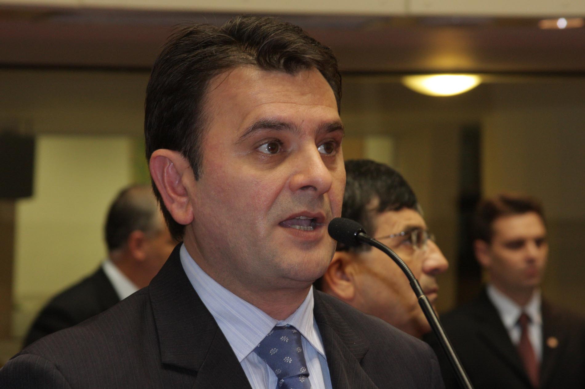 Deputado Elizeu Mattos (PMDB)