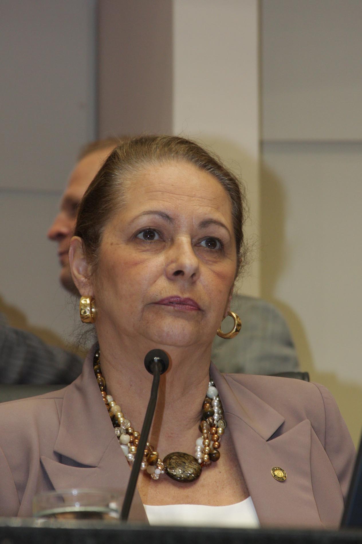 Deputada Ada de Luca (PMDB)