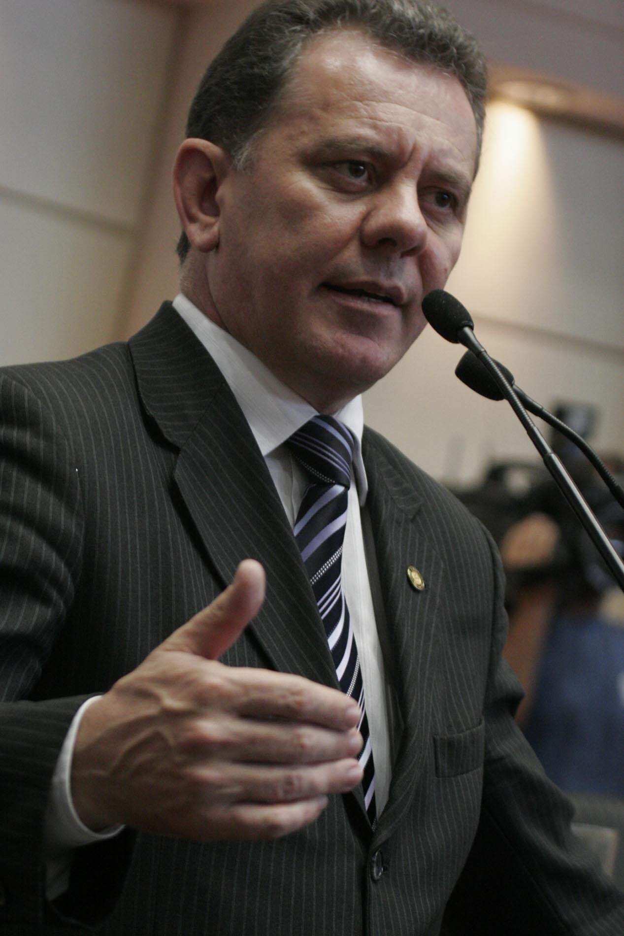 Dos Gabinetes – Ponticelli quer que Assembleia abra diálogo entre servidores da saúde e governo