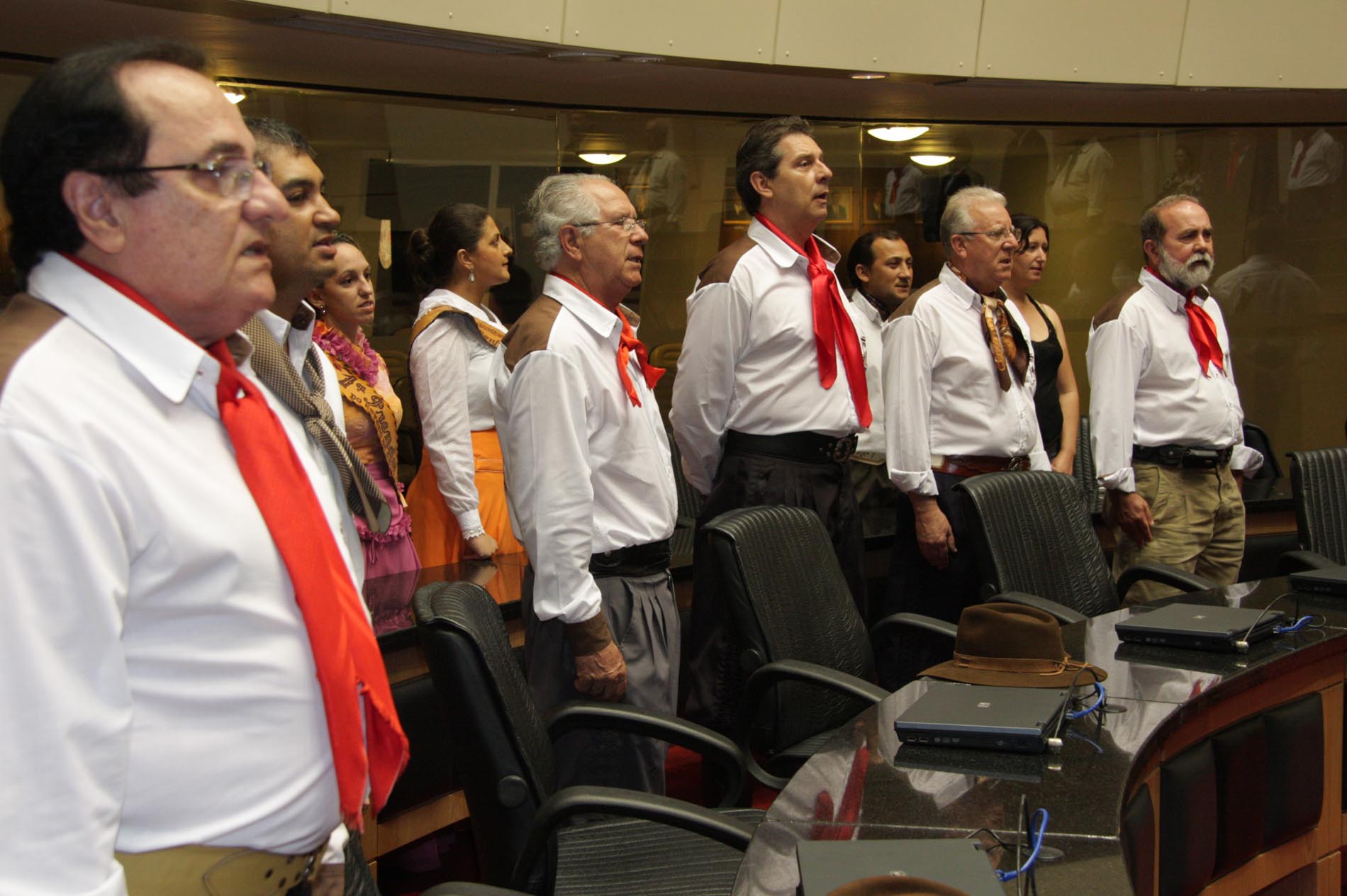CTG Os Praianos comemora 37 anos em sessão especial na Assembleia