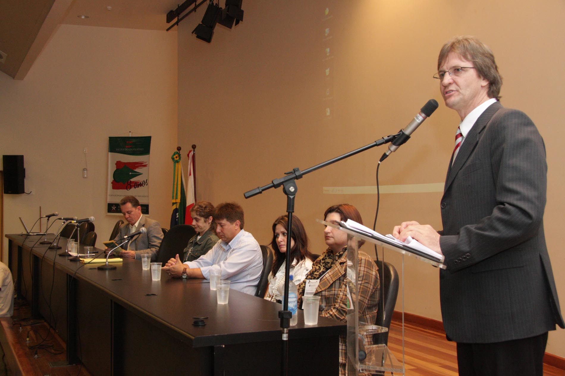 Seminário Regional  - Os Desafios da Educação Brasileira: Violência e Drogas nas Escolas -Deputado Pedro Uczai (PT)