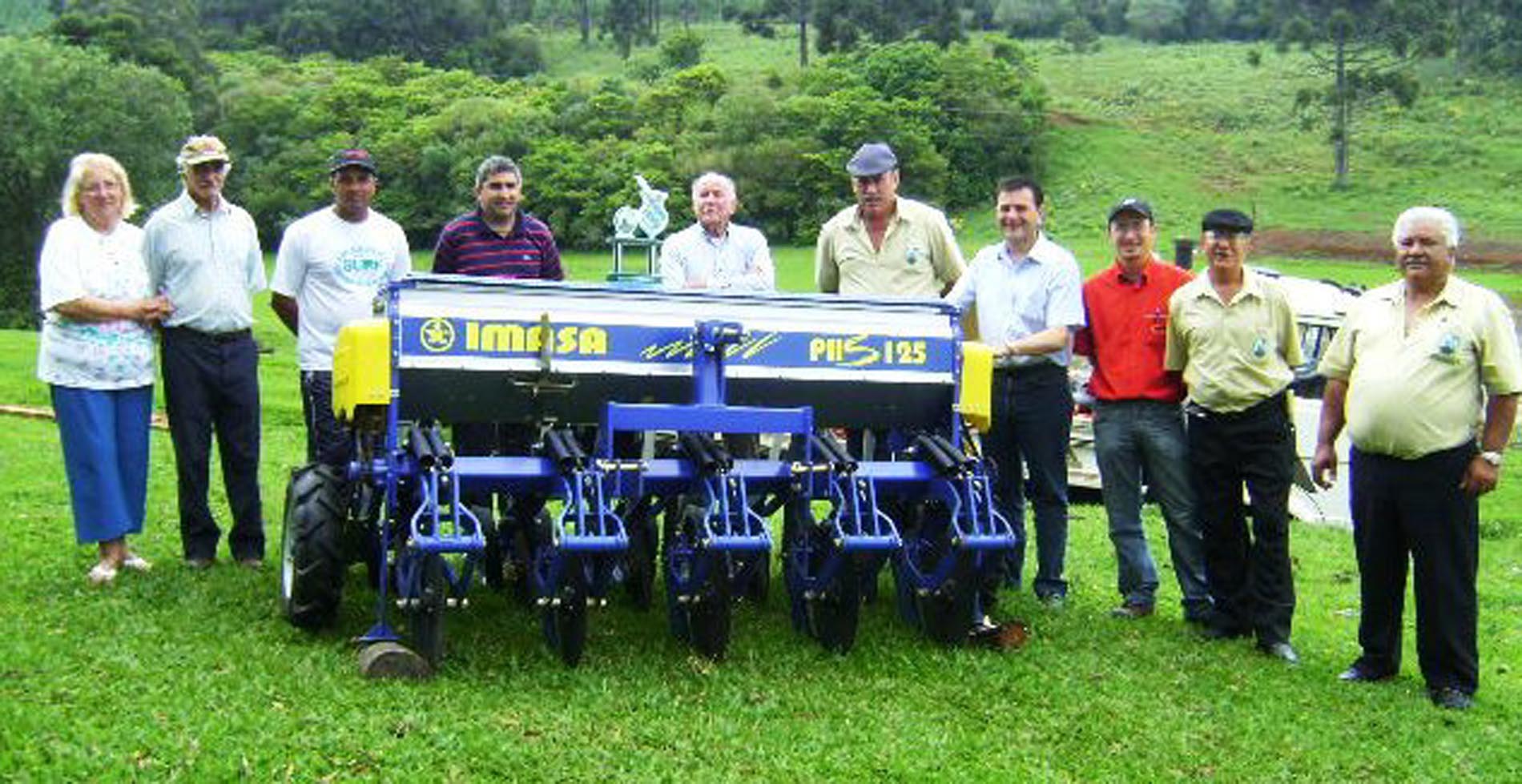 Agricultores da região são beneficiados com implementos agrícolas