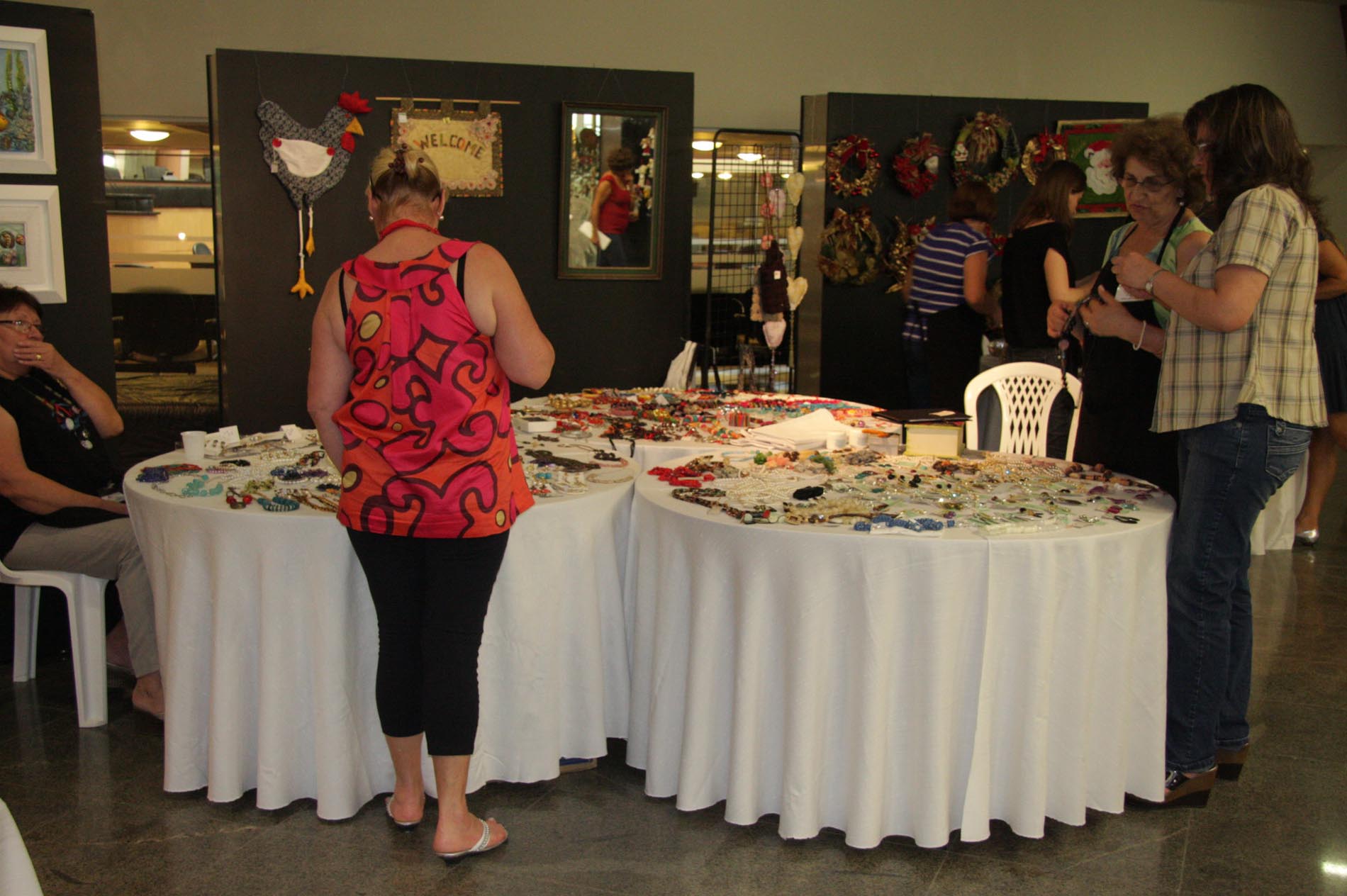 Exposição da Associação das Mulheres Oestinas em Florianópolis - AMOFLOR
