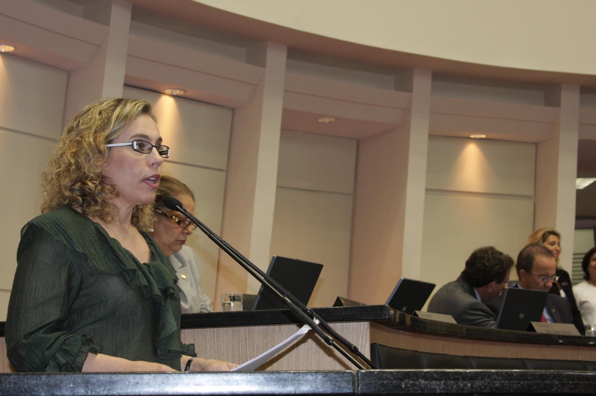 Deputada Ana Paula Lima (PT)