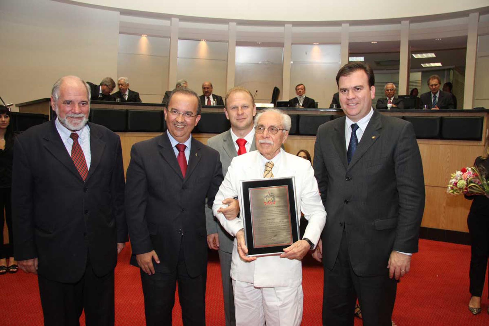 Sessão Especial em homenagem ao professor Alcides de Abreu