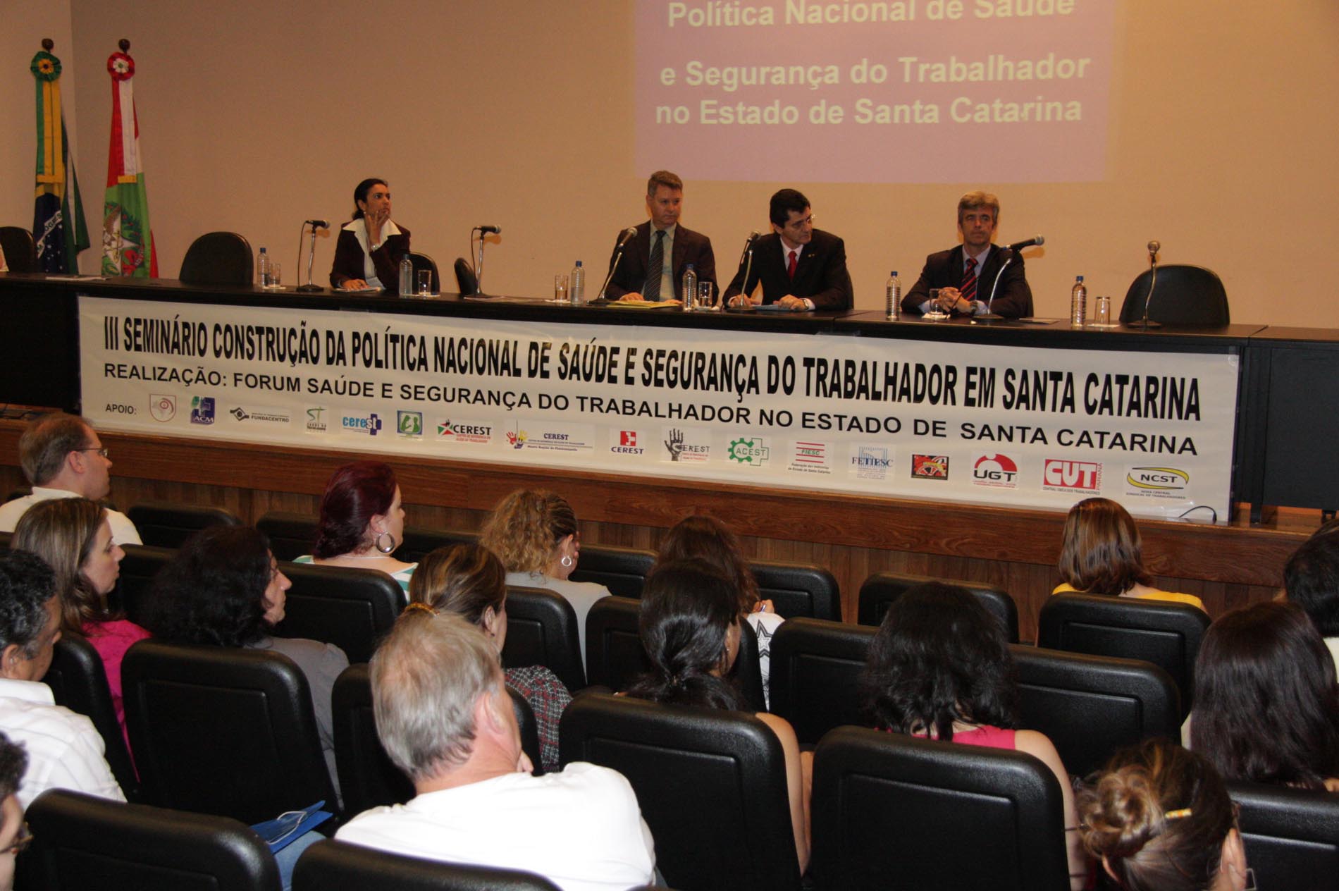III Seminário sobre a Construção da Política Nacional de Saúde e Segurança do Trabalhador em Santa Catarina e do Seminário NTEP - Nexo Técnico Epidemiológico Previdenciário e Saúde dos Trabalhadores.