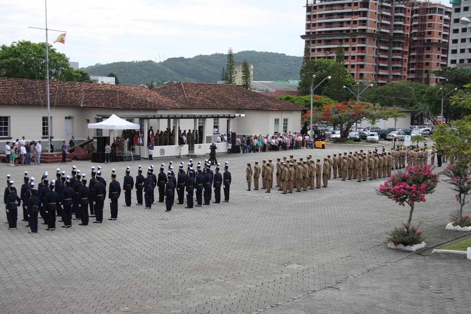 Militares recebem medalha