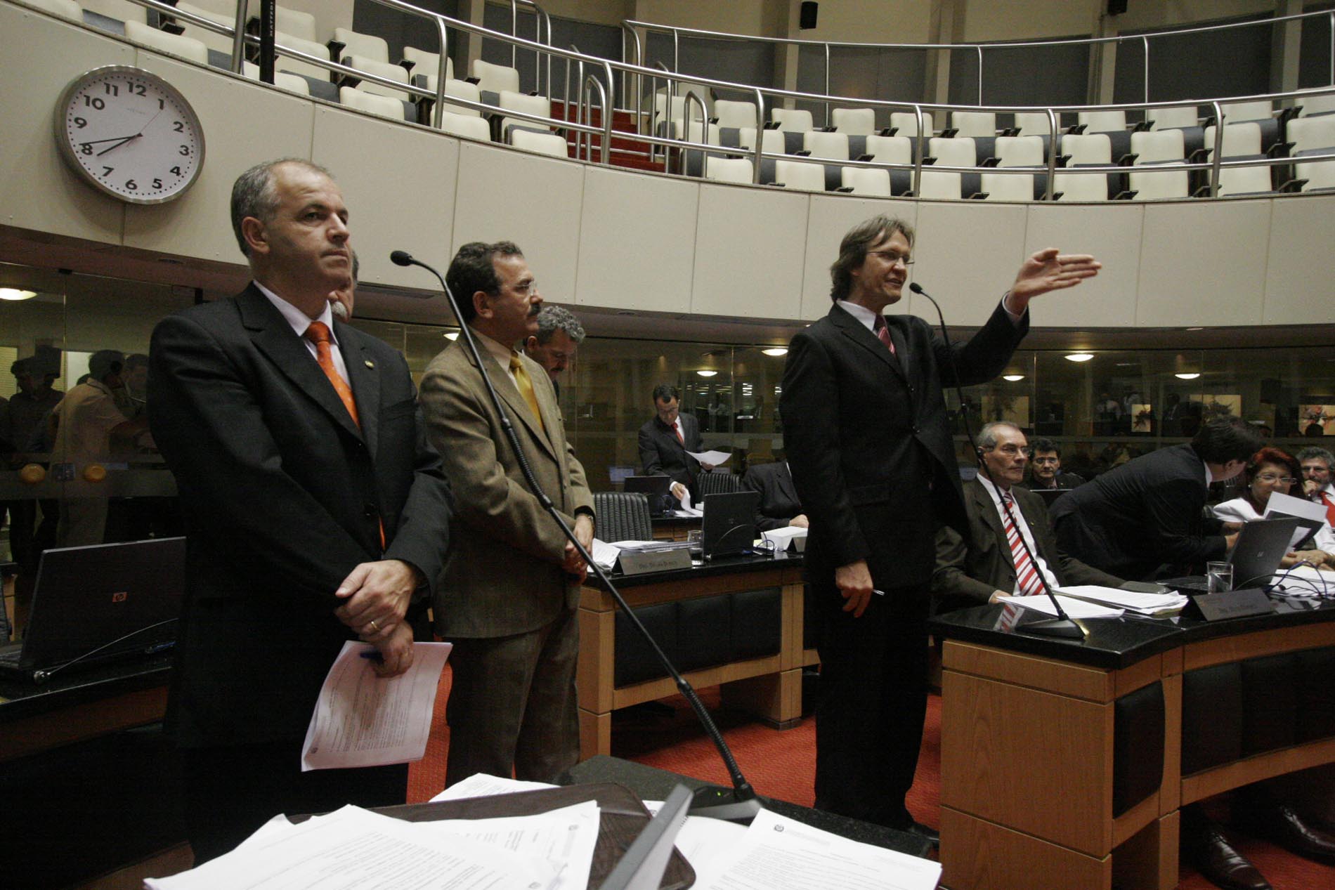Sessão Extra Ordinária - Plenário Osni Régis