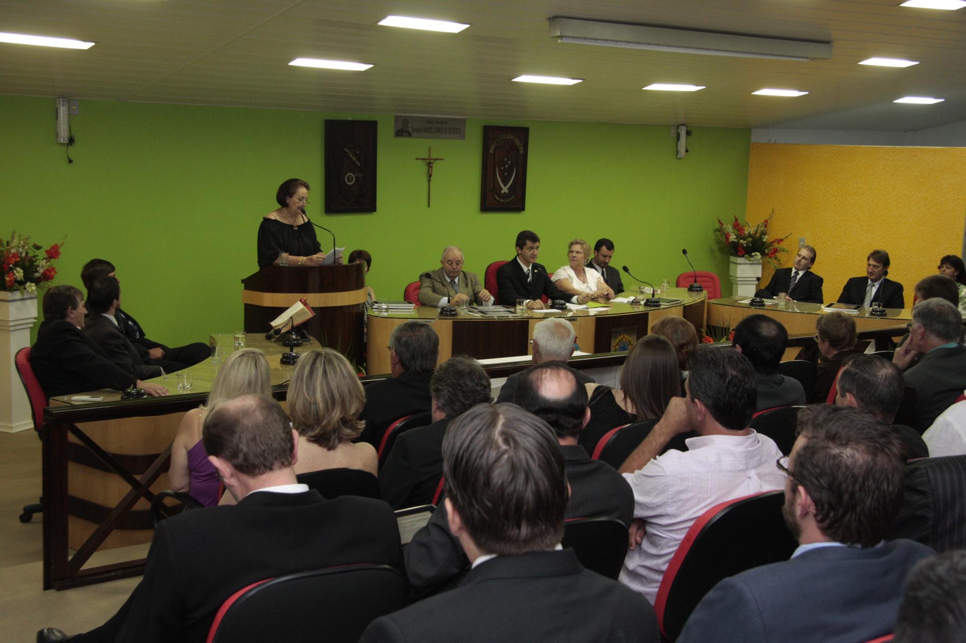 Sessão Solene em homenagem às pessoas físicas e jurídicas que prestaram relevantes serviços para o desenvolvimento de Taió e região