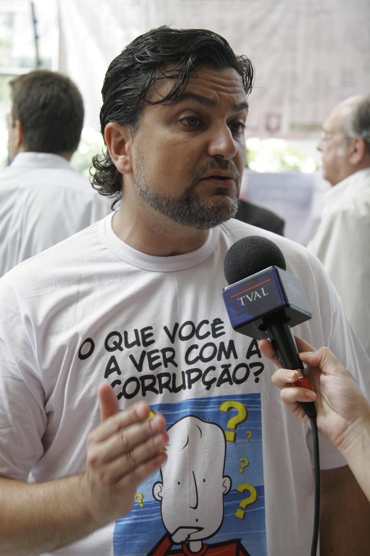 Abertura da Mostra - O que você tem haver com a Corrupção? - Beira Mar Shopping - Affonso Ghizzo Neto