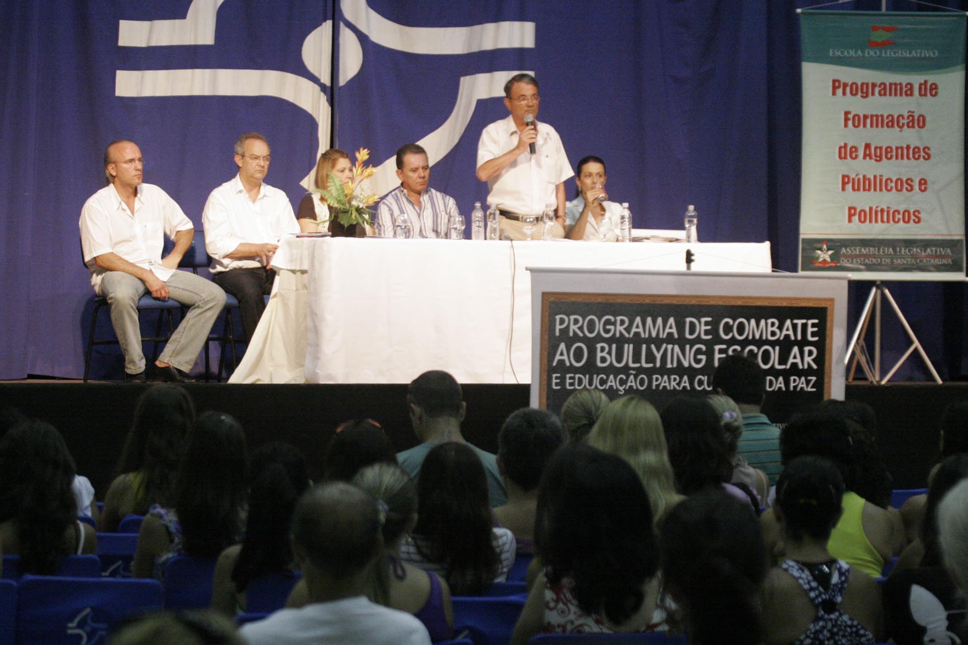 Programa de Combate ao Bullying Escolar - Escola do Legislativo.