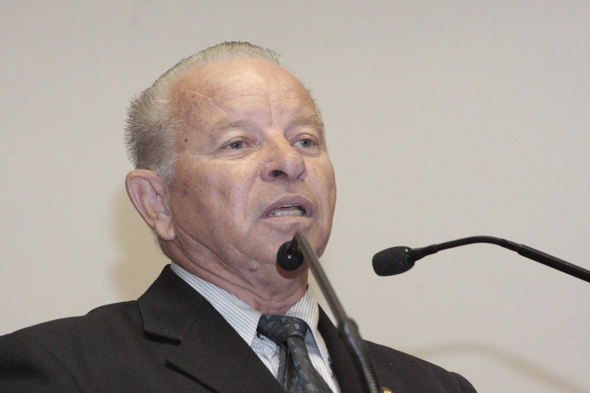 Deputado Adherbal Deba Cabral (PMDB)