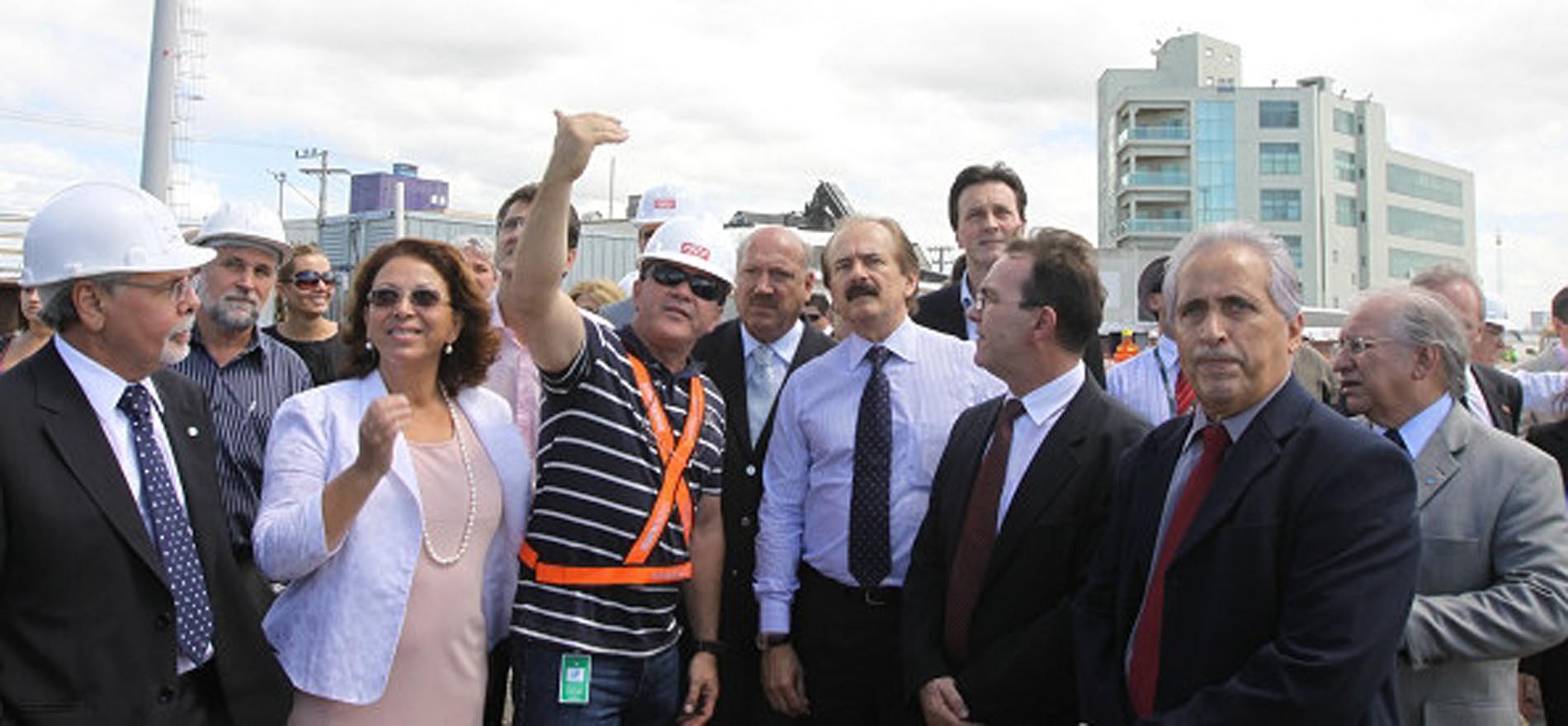 Deba comemora retomada das obras no Porto de Itajaí