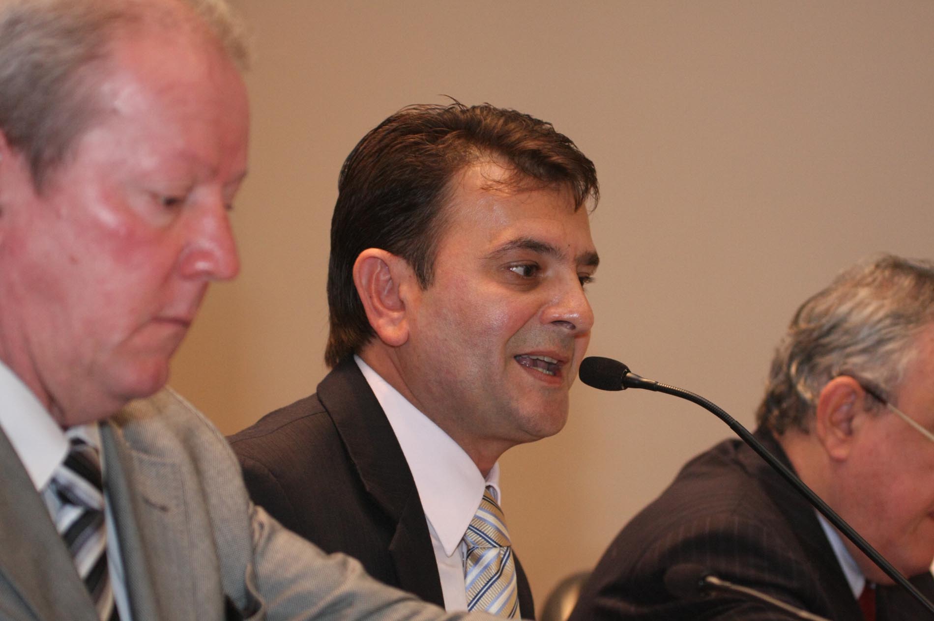 Deputado Elizeu Mattos (PMDB)