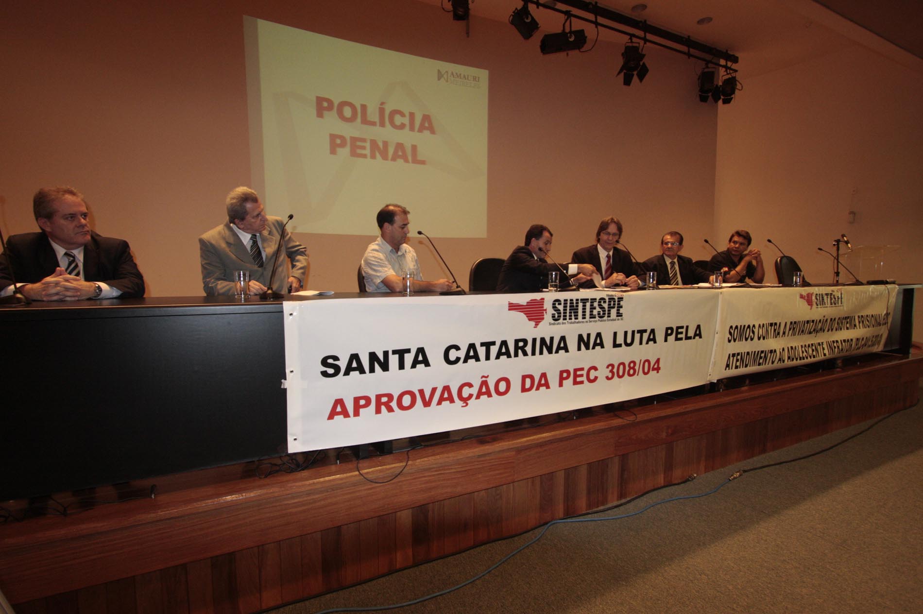 Agentes prisionais são favoráveis à criação da Polícia Penal Federal
