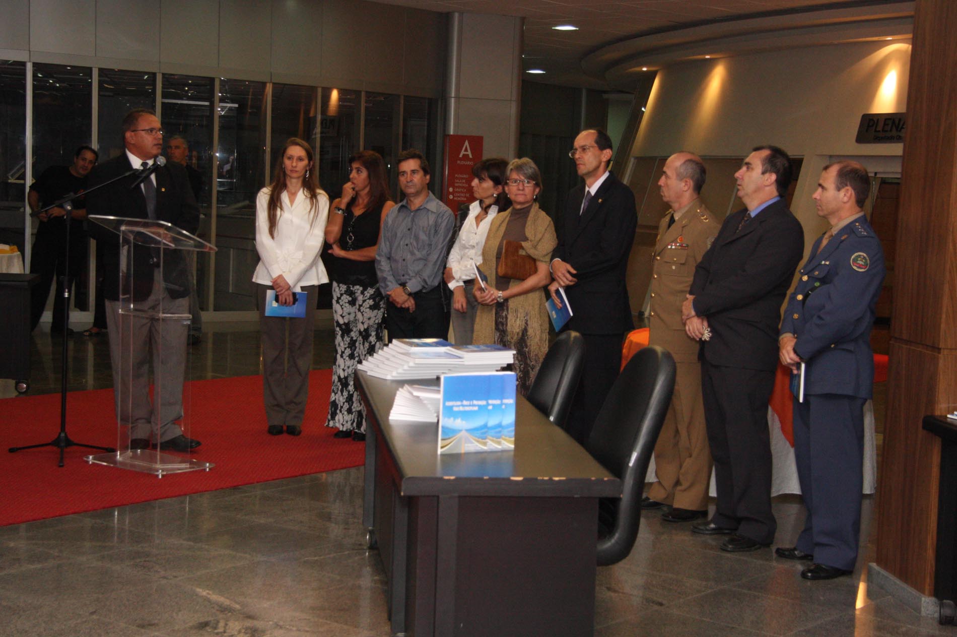 Lançamento do livro Acidentologia - Riscos e Prevenção: Visão Multidisciplinar organizadores Lúcio José Botelho e Lilian Elizabeth Diesel