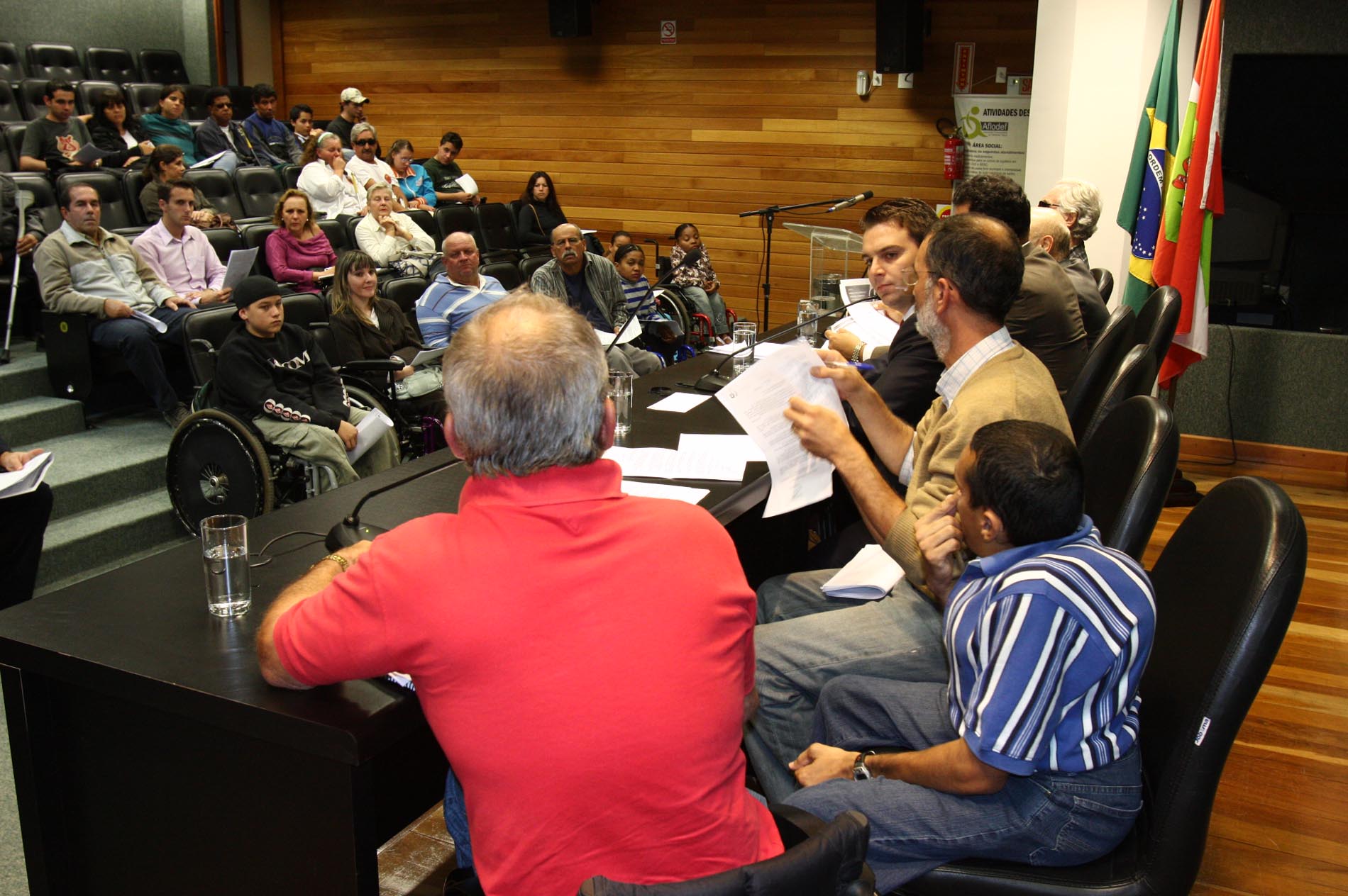 Audiência discute inserção de pessoas com deficiências na administração pública