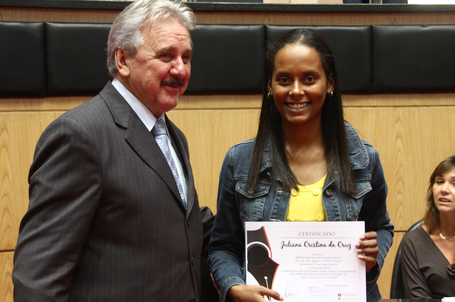 Escola do Legislativo premia vencedores do concurso de monografias