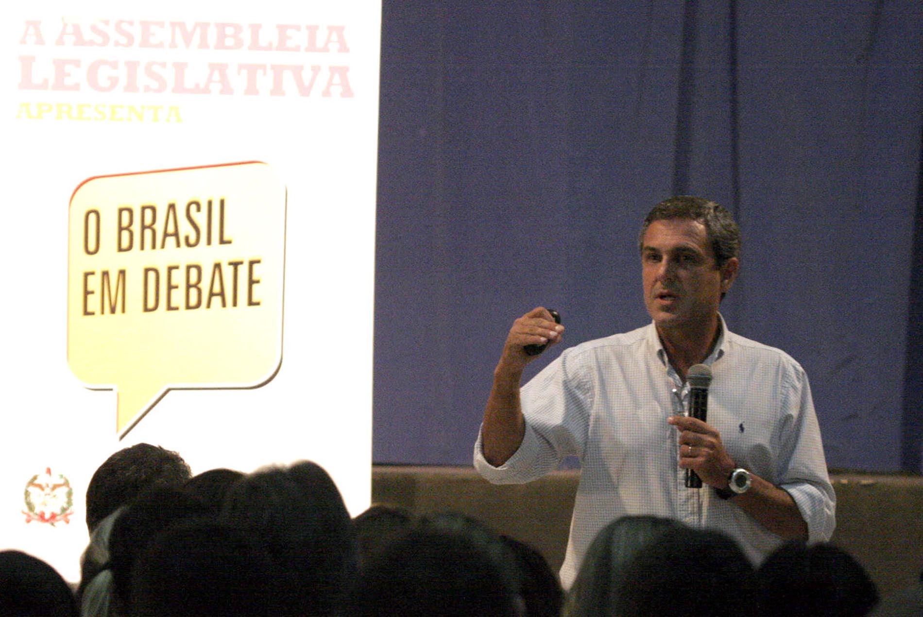 O Brasil em Debate com o tema: Do sonho à conquista - Palestrante: José Roberto Guimarães - Local: Espaço Integrado de Artes ( BOLHA) da UNISUL - Tubarão