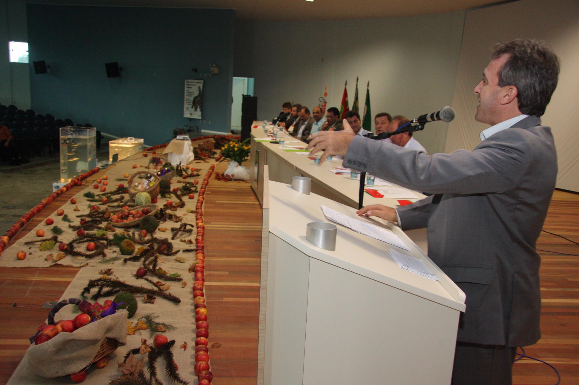 Seminário - Políticas Públicas da Pesca e Aquicultura para Santa Catarina - São Joaquim/SC.
Ministro da Secretaria Especial de Aqüicultura e Pesca