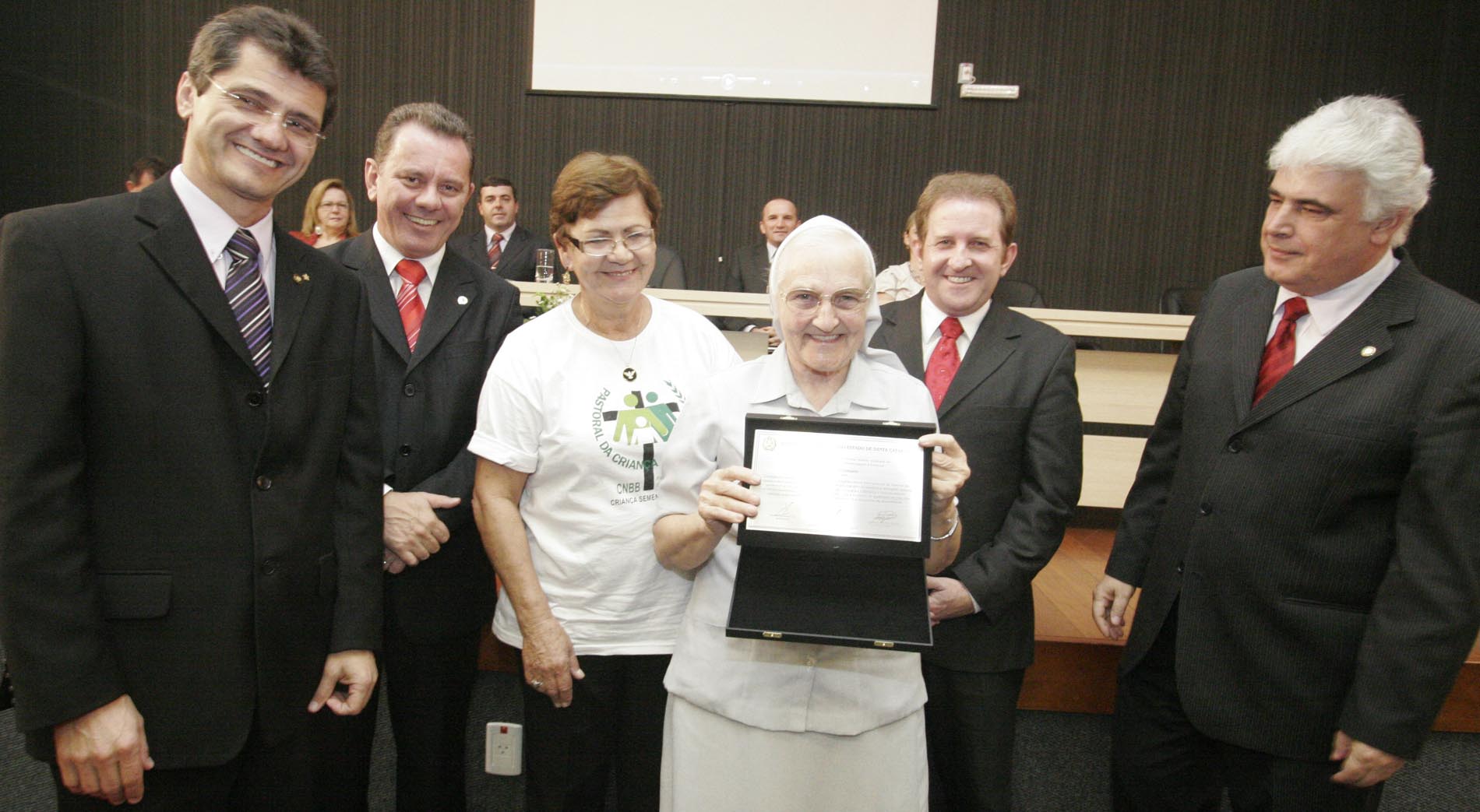 Sessão Solene em homenagem póstuma à Doutora Zilda Arns