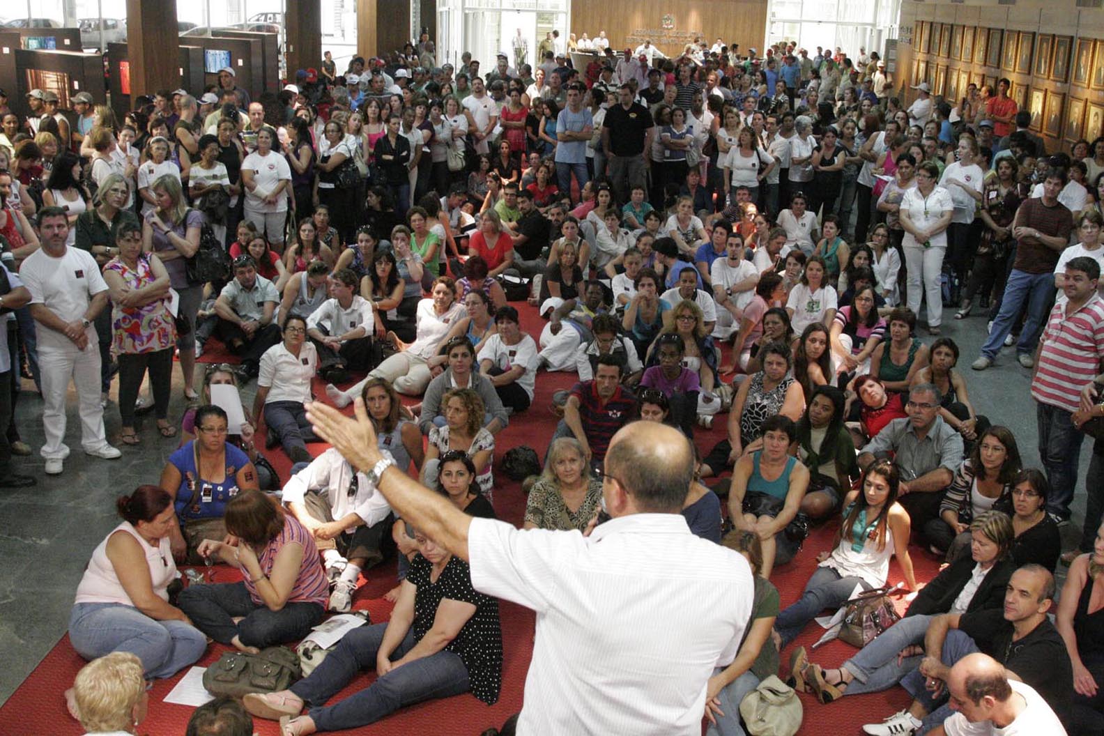 Público acompanha Sessão do Hall da Alesc