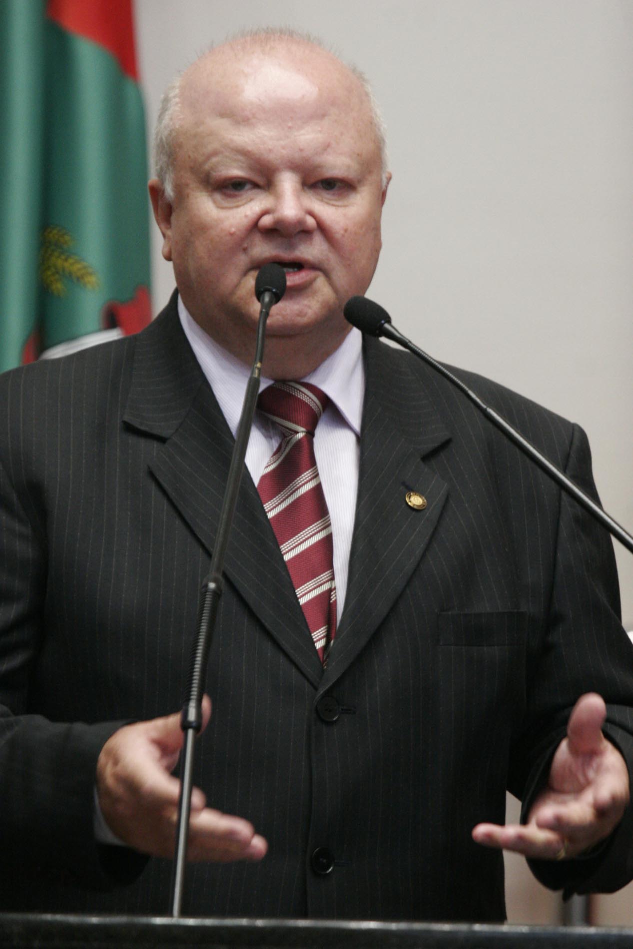 PEC admite que titulares de empresas de economia mista atendam convocação do Legislativo