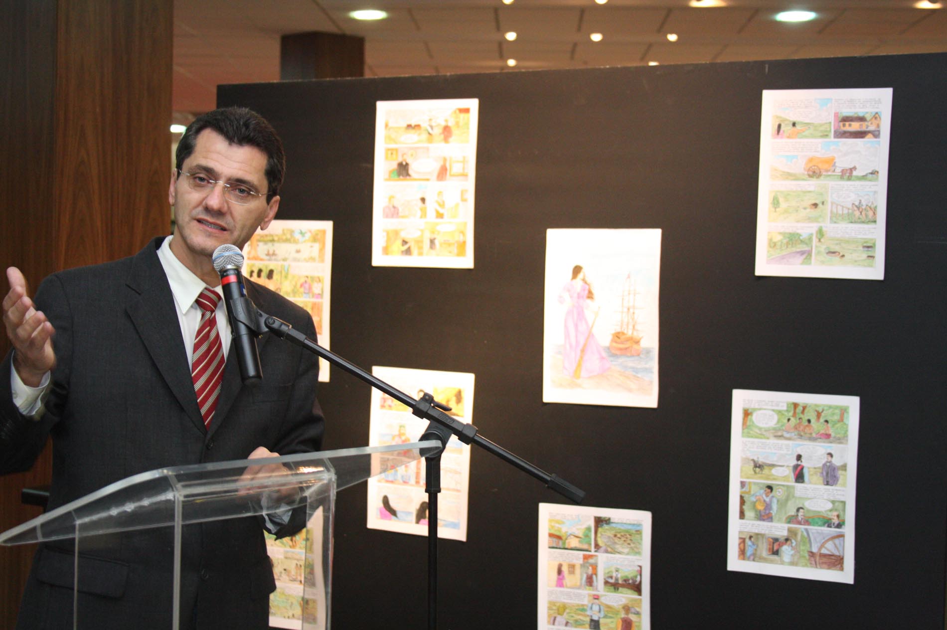 Lançamento do livro Santa Catarina em Quadrinhos do autor Valmir Muraro