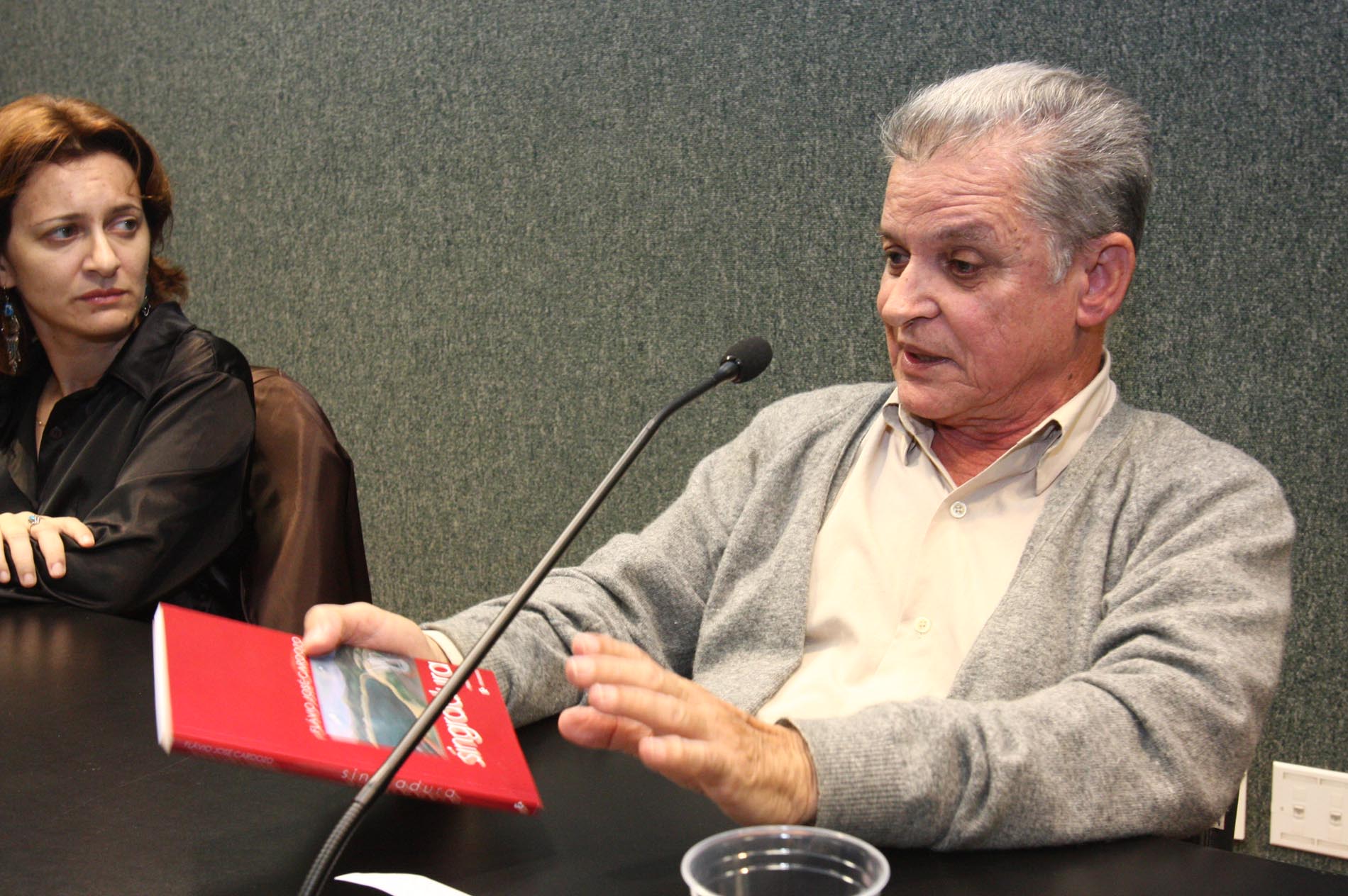 Flávio José Cardozo debateu na AL o que é a crônica -Evento organizado pelo SJSC faz parte do projet