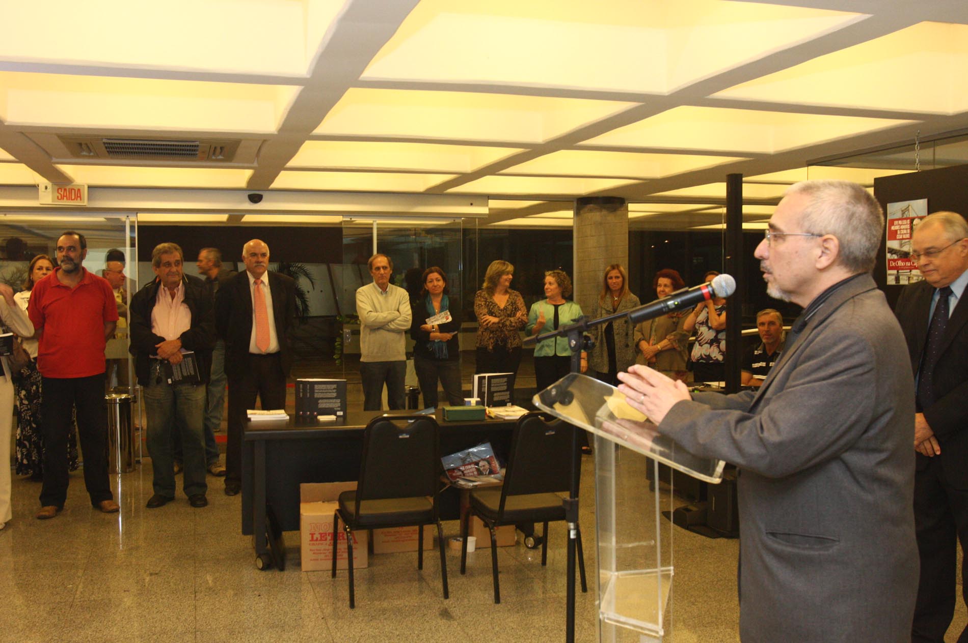 Lançamento do Livro De olho na capital - os dois primeiros anos - Autor: Jornalista César Valente
