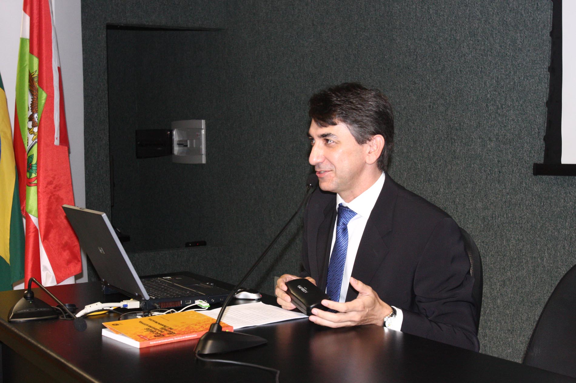 Escola do Legislativo – Palestrante Rildo Cosson