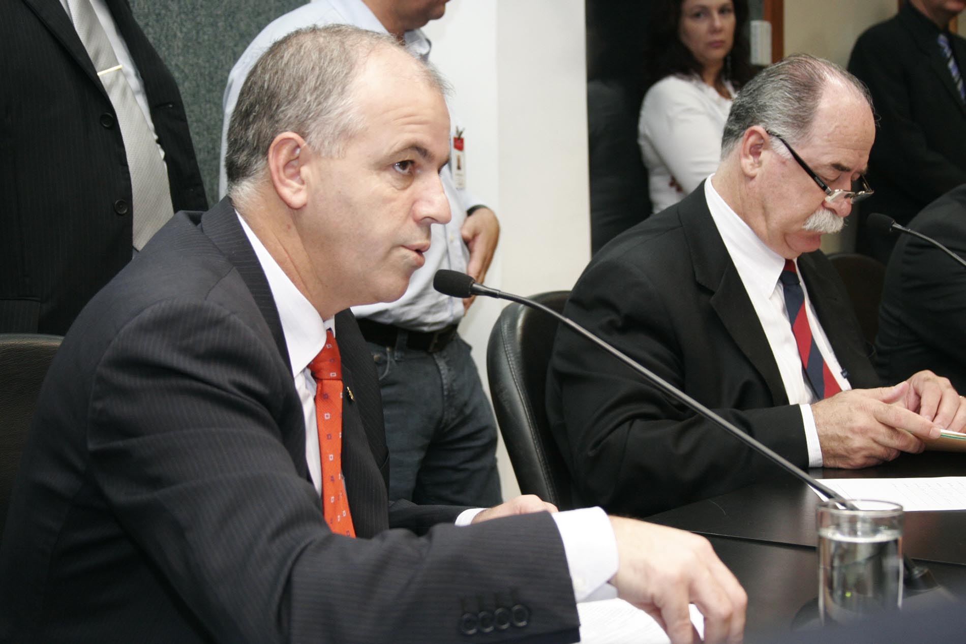 Comissão de Constituição e Justiça - Deputado Sargento Amauri Soares (PDT) e Deputado Romildo Titon (PMDB)